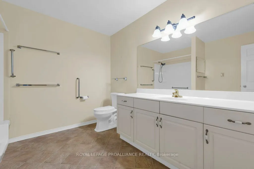 52 Tripp Boulevard, #121