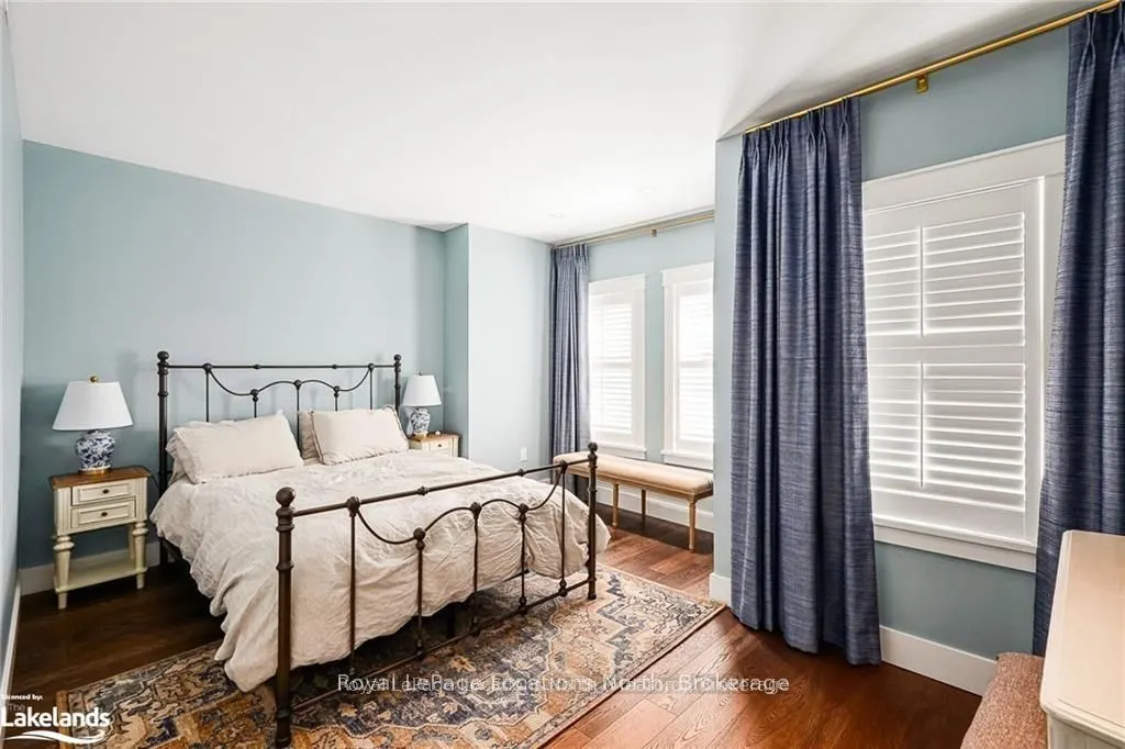 56 BRUCE Street S