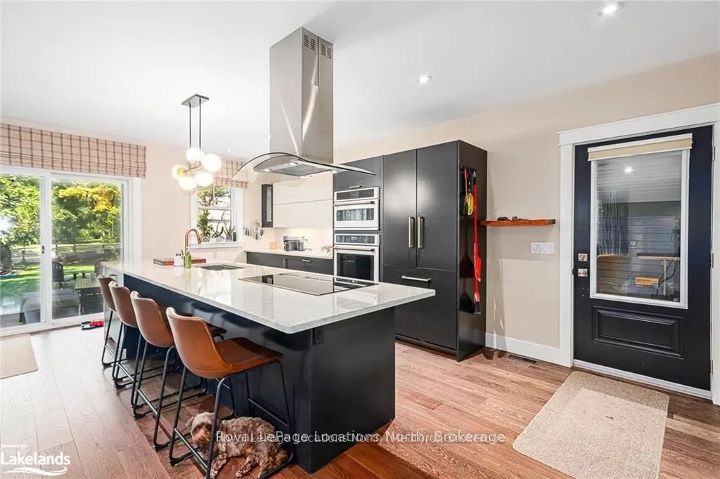 56 BRUCE Street S
