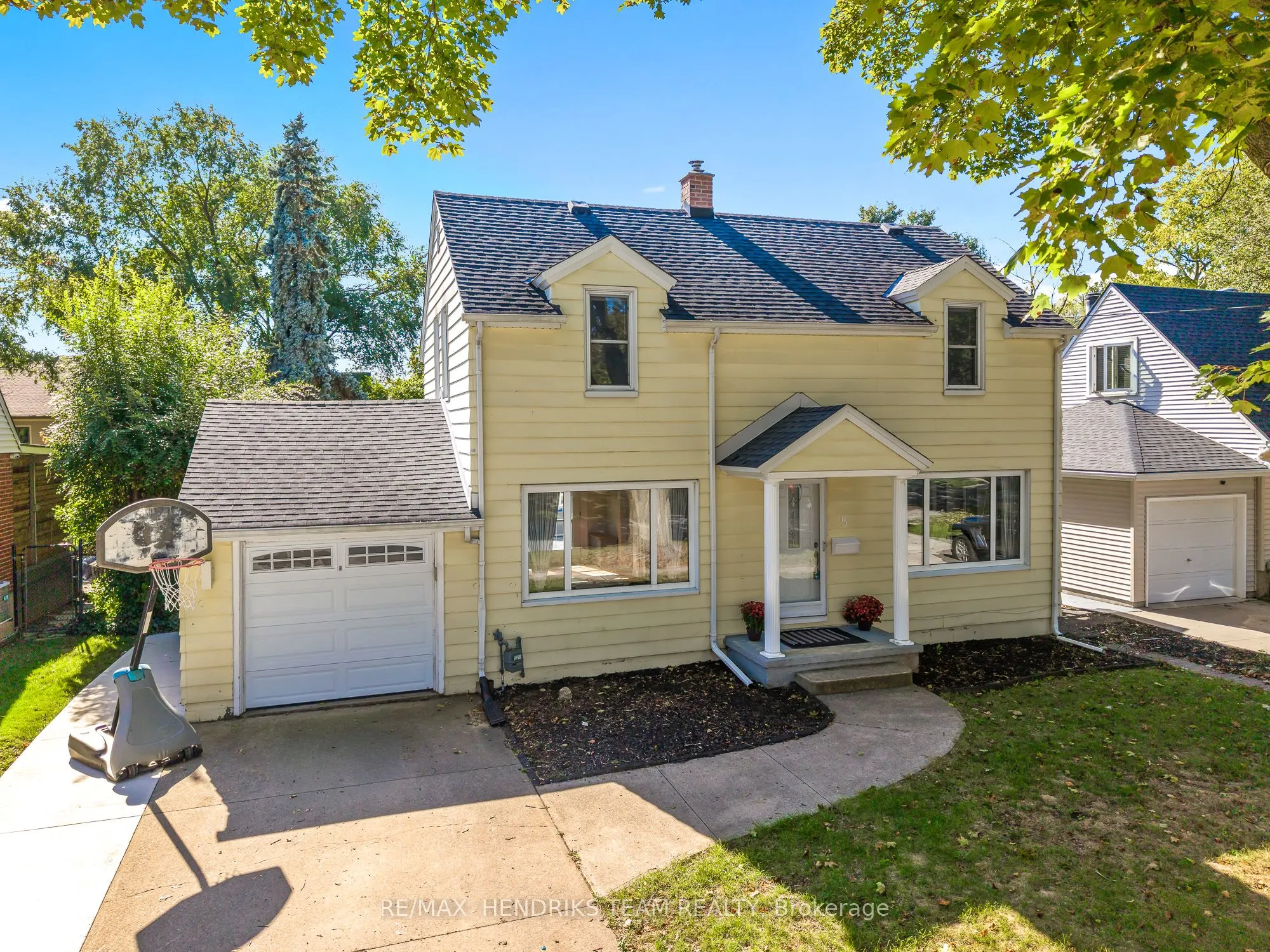 5 Maplewood Drive
