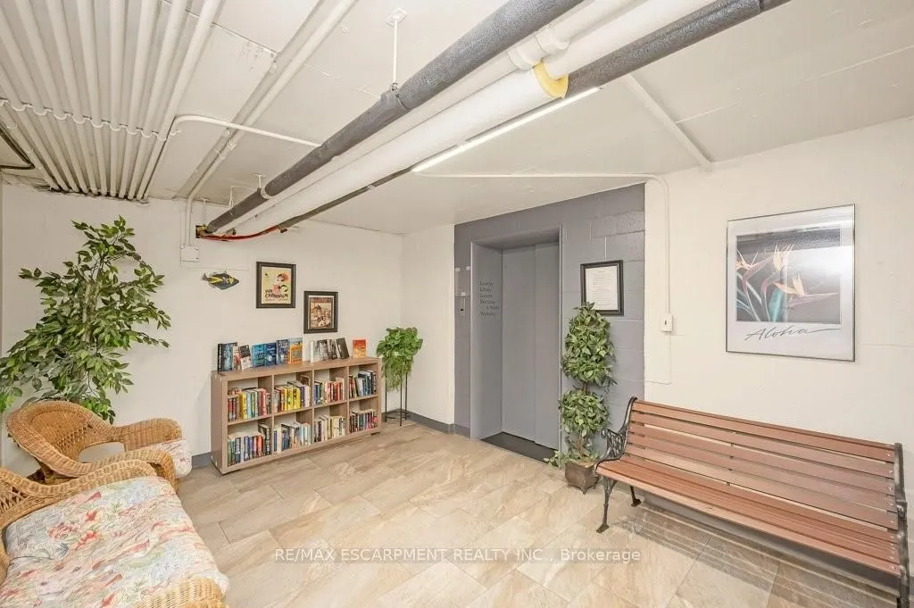 9 Grant Boulevard, #201