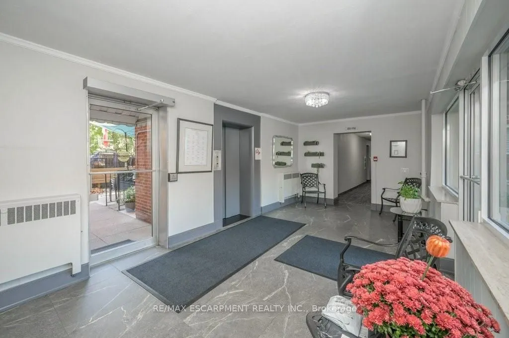 9 Grant Boulevard, #201