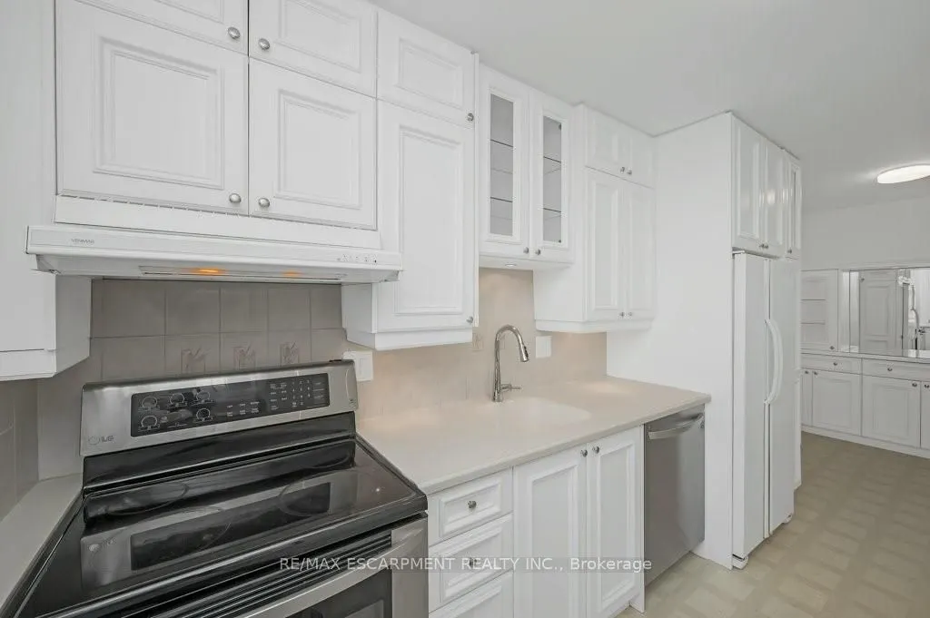 9 Grant Boulevard, #201