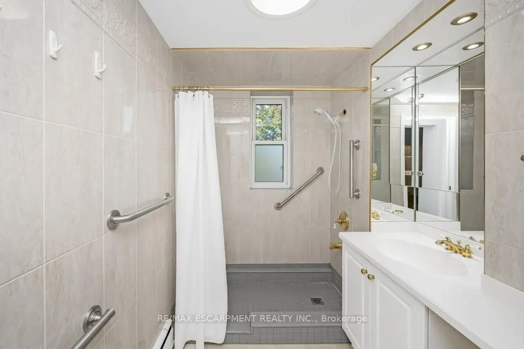 9 Grant Boulevard, #201