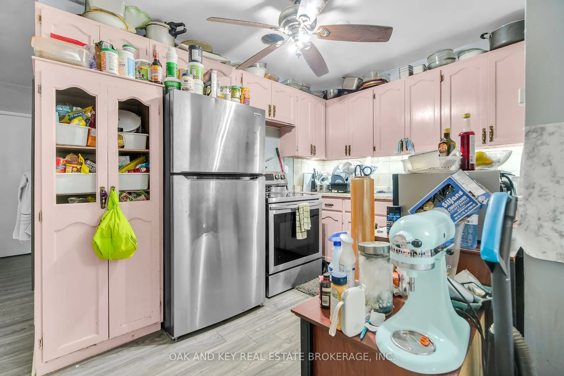 1563 Allen Place