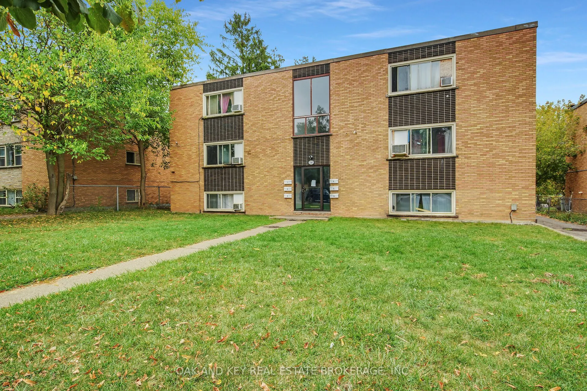 1563 Allen Place
