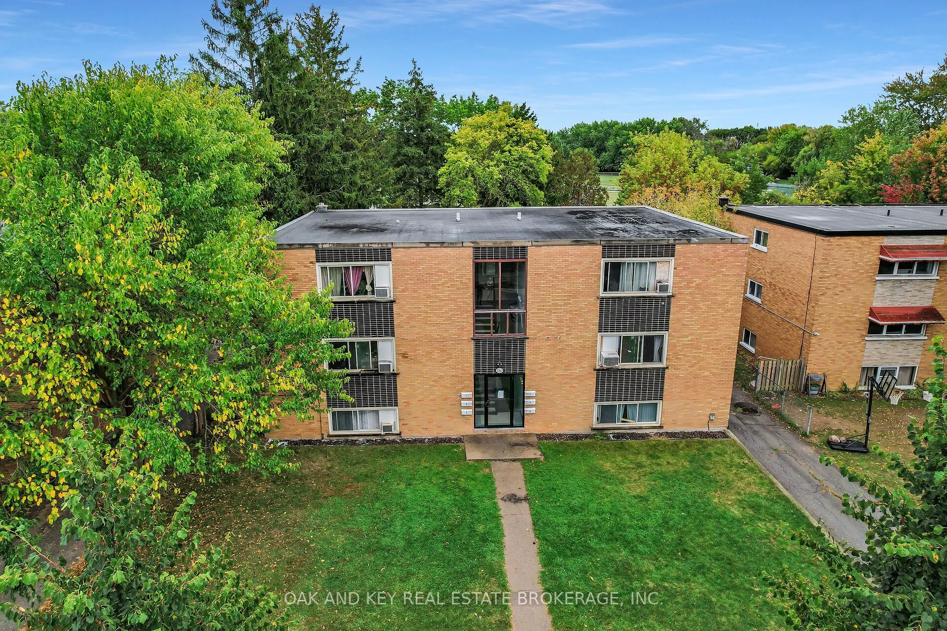 1563 Allen Place