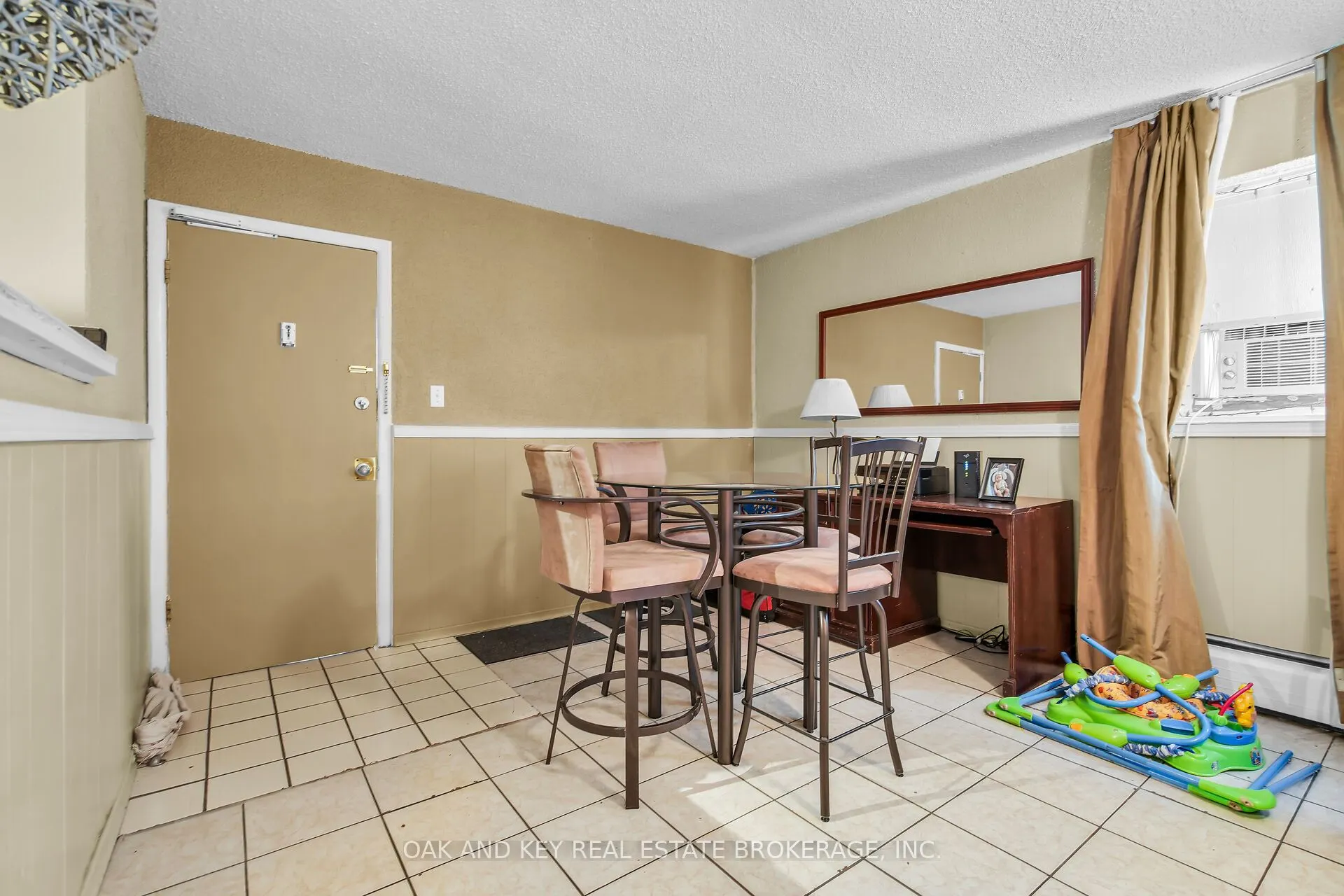 1563 Allen Place