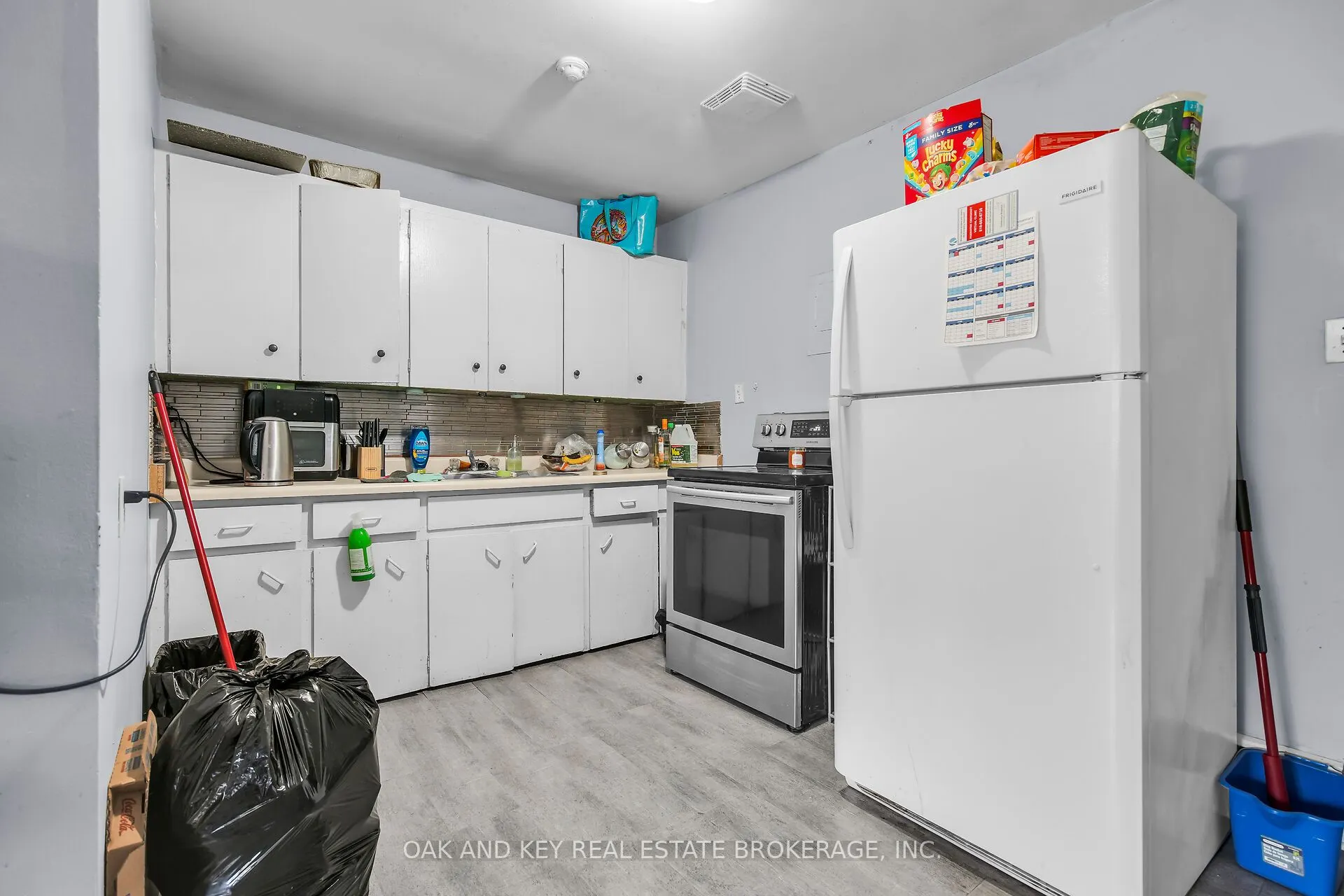 1563 Allen Place