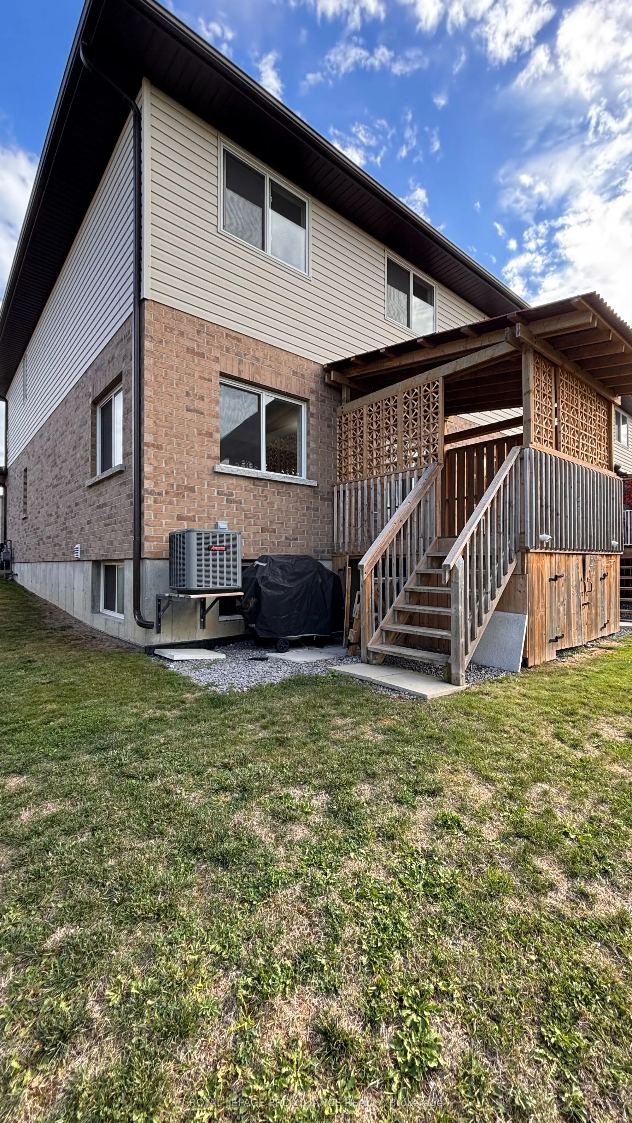 79 Ledgerock Court