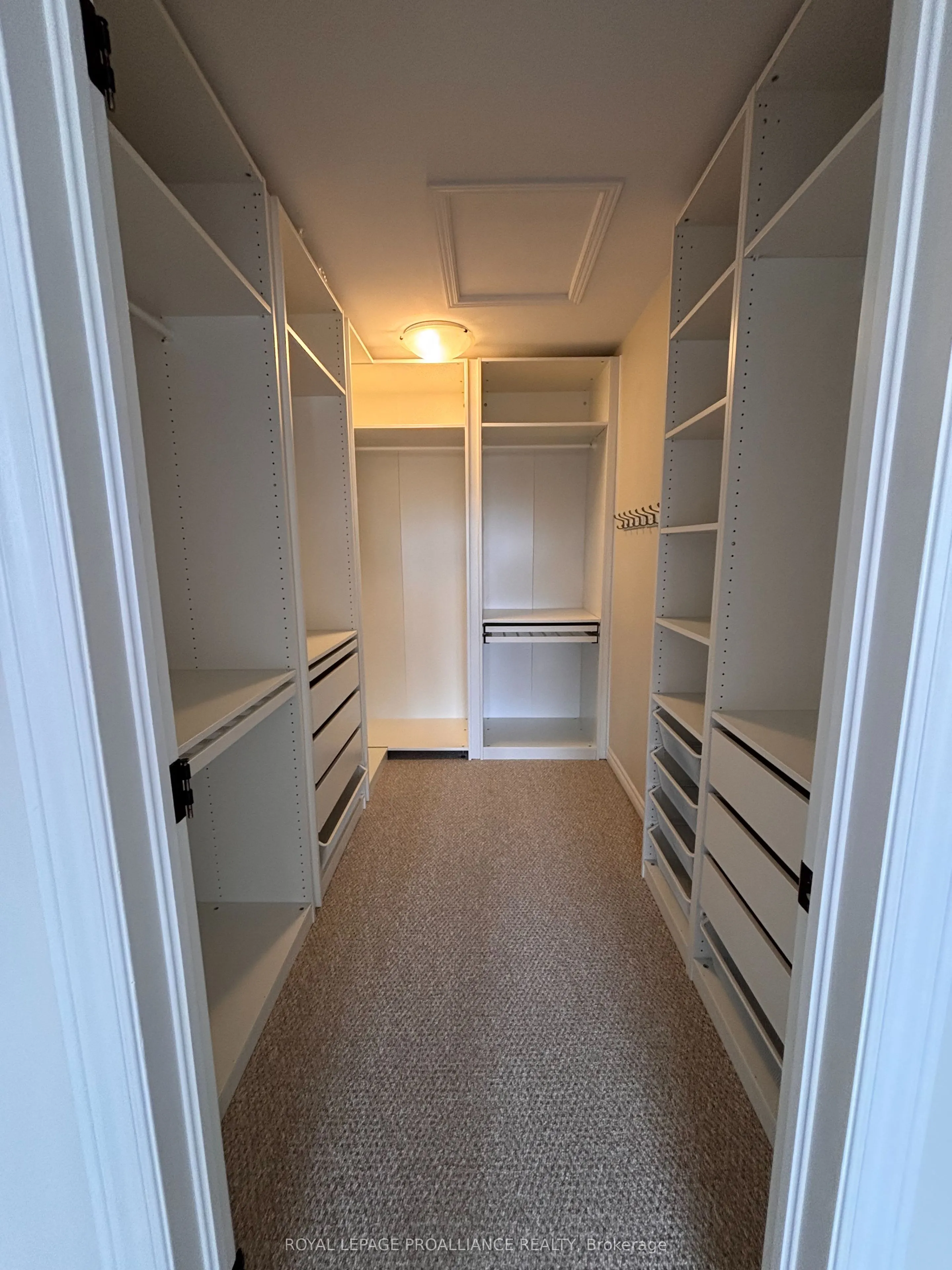 79 Ledgerock Court