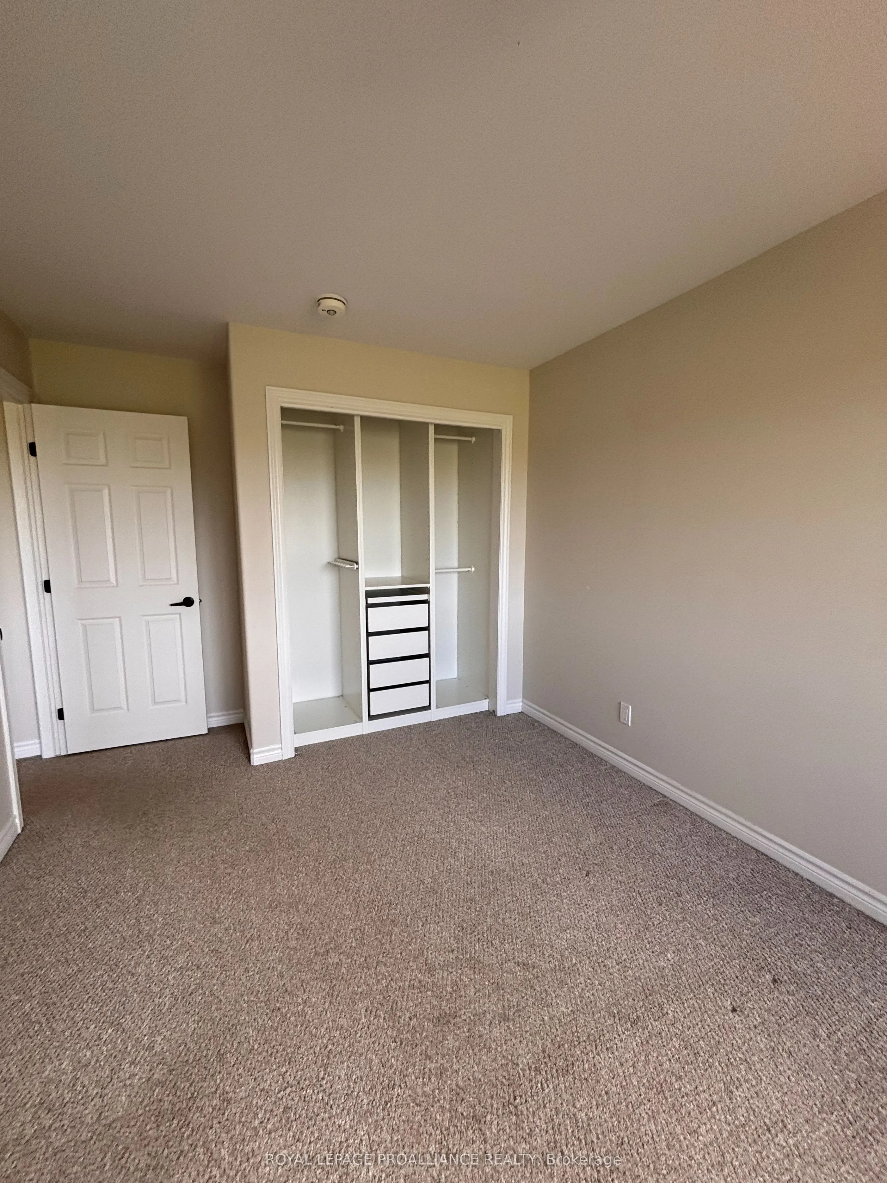 79 Ledgerock Court