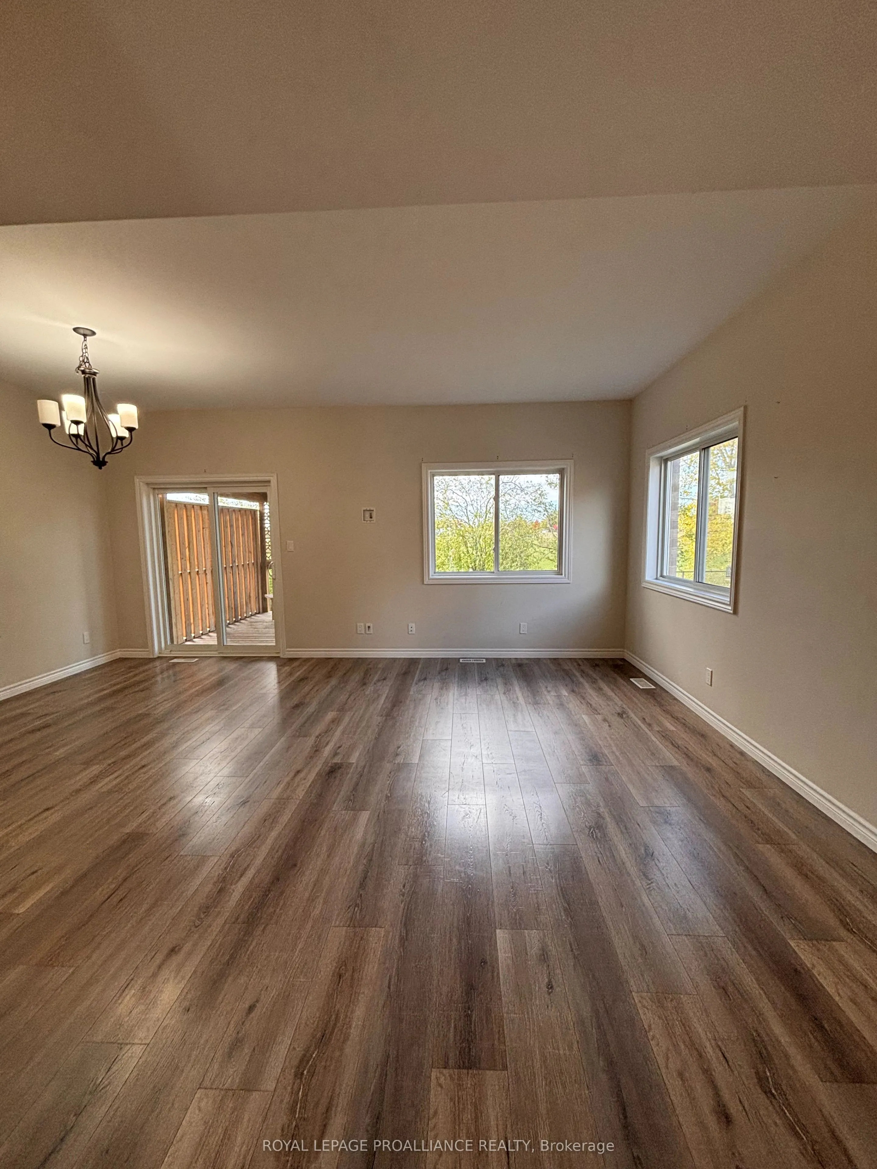79 Ledgerock Court