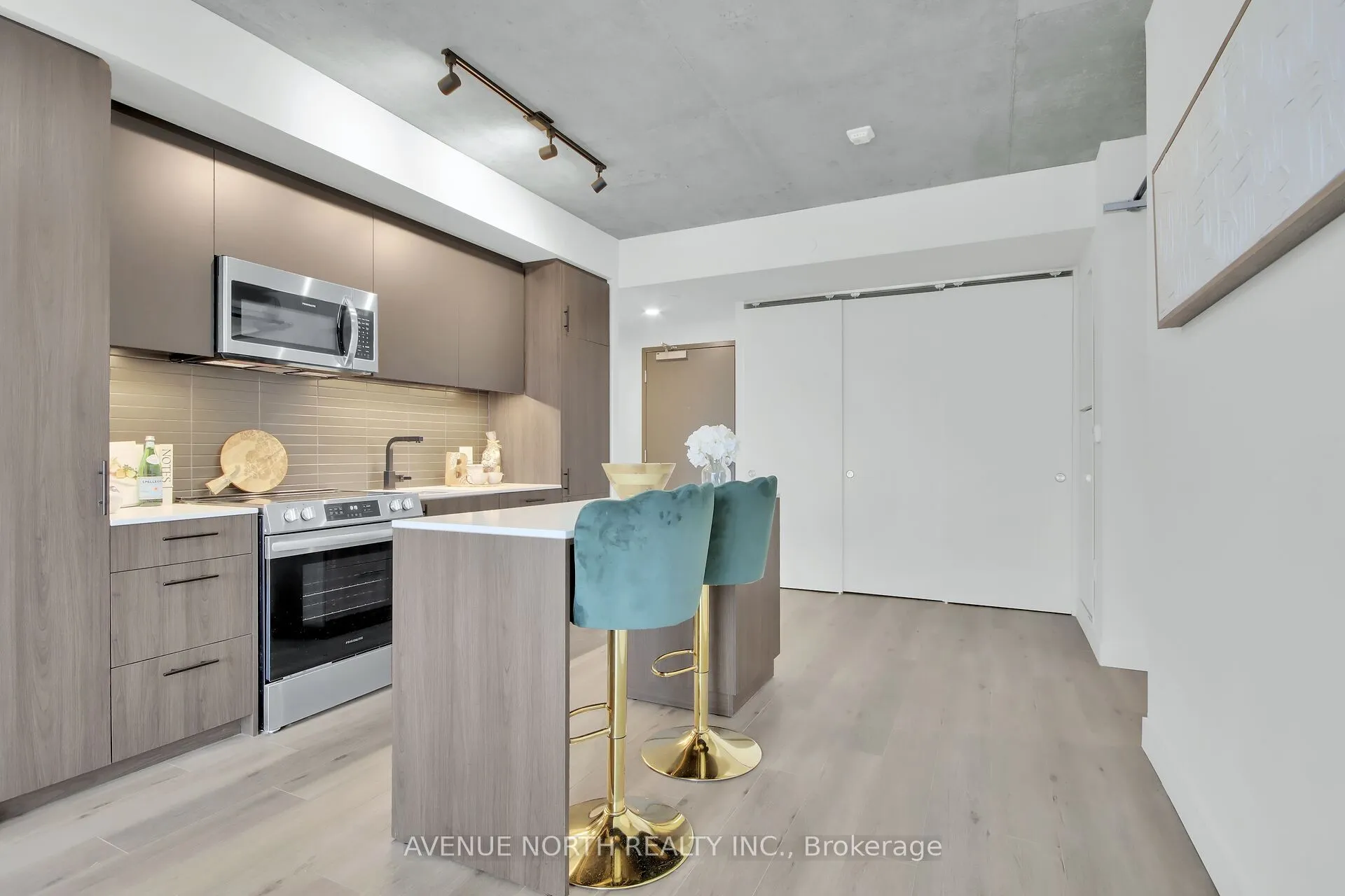 10 James Street, #LPH6/806