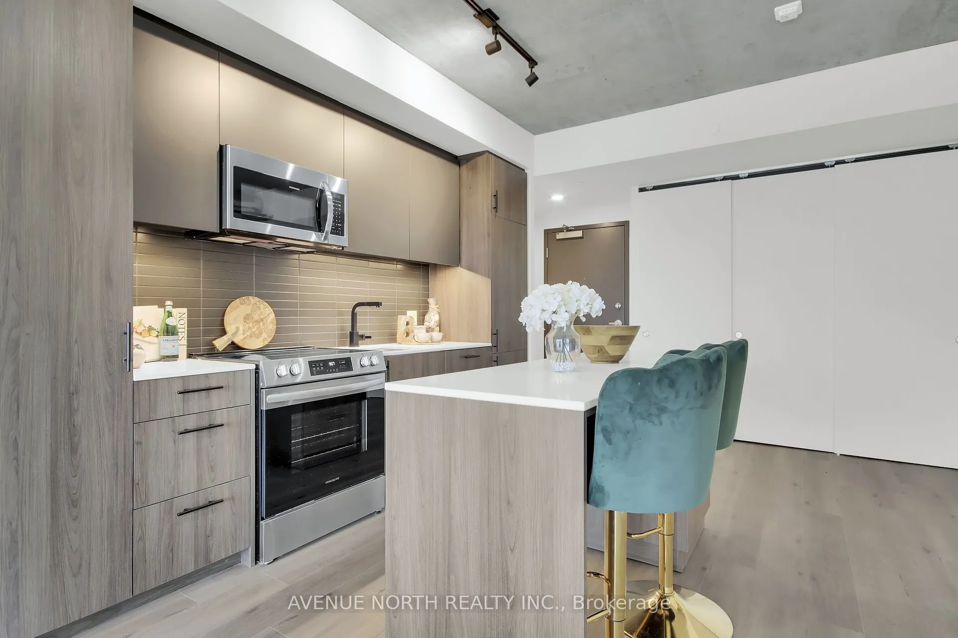 10 James Street, #LPH6/806