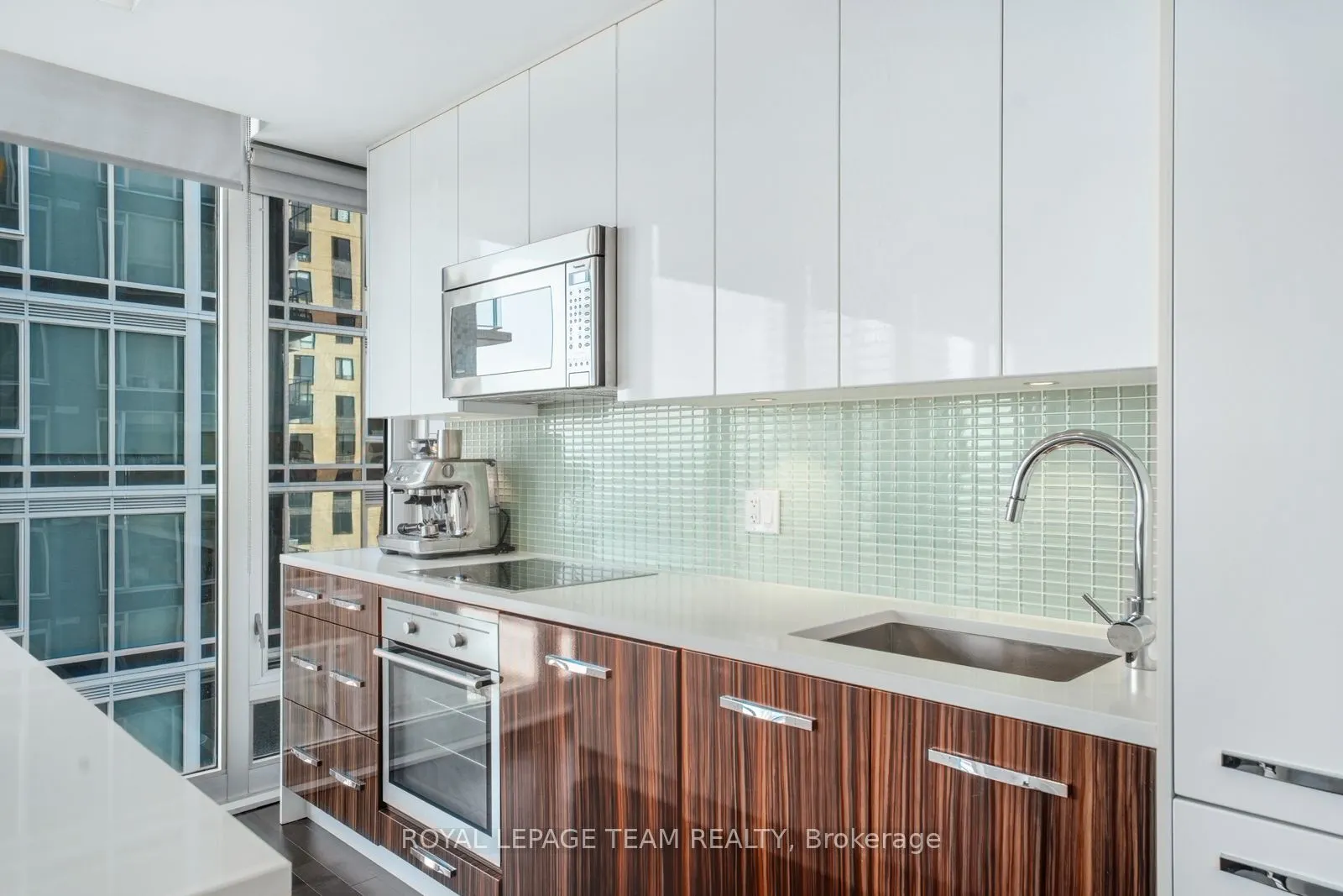 111 CHAMPAGNE Avenue, #1111