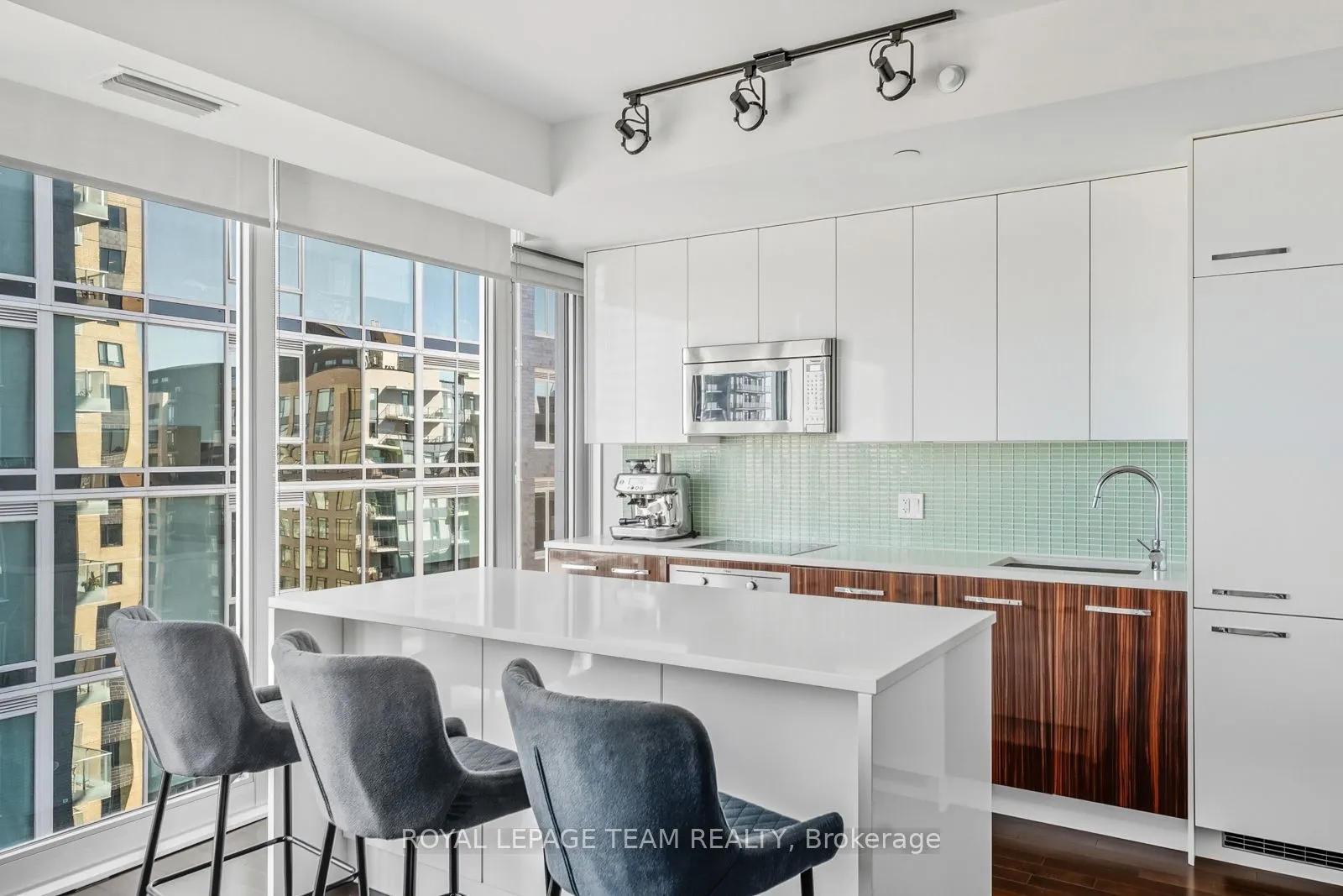 111 CHAMPAGNE Avenue, #1111