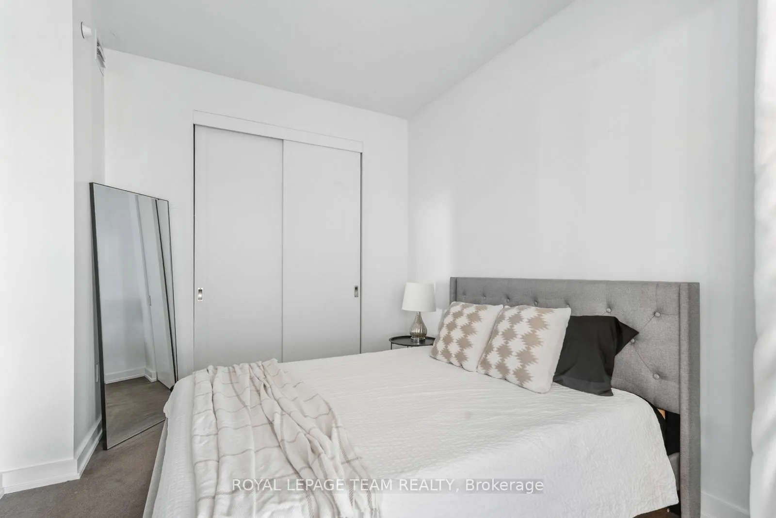 111 CHAMPAGNE Avenue, #1111