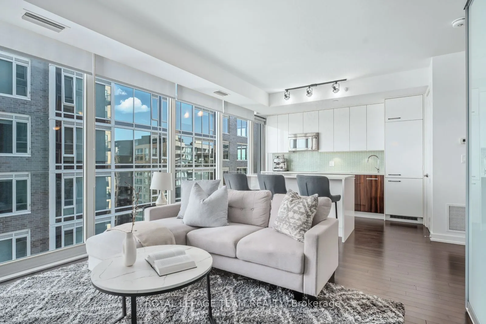 111 CHAMPAGNE Avenue, #1111