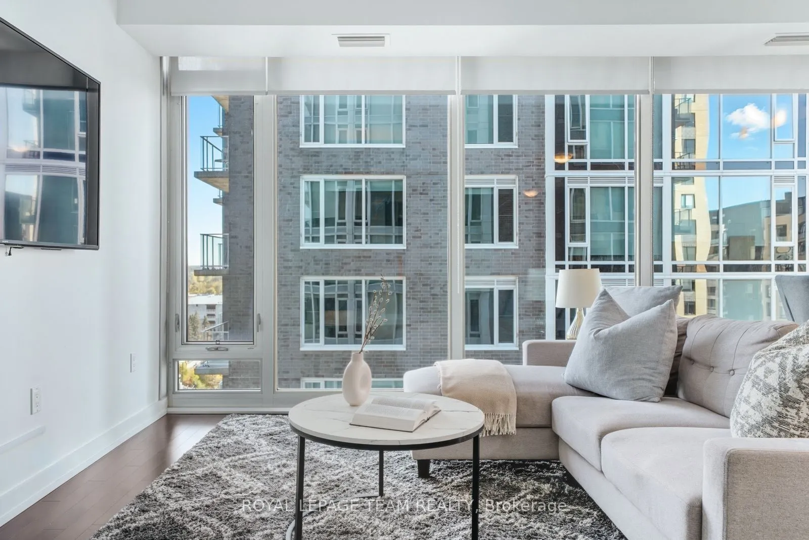 111 CHAMPAGNE Avenue, #1111