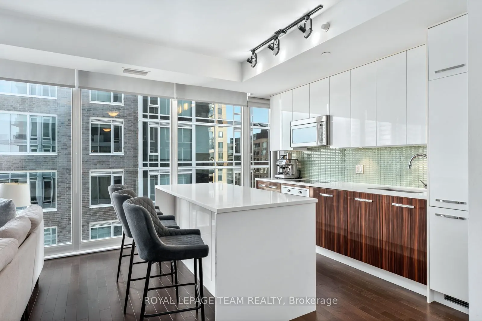 111 CHAMPAGNE Avenue, #1111