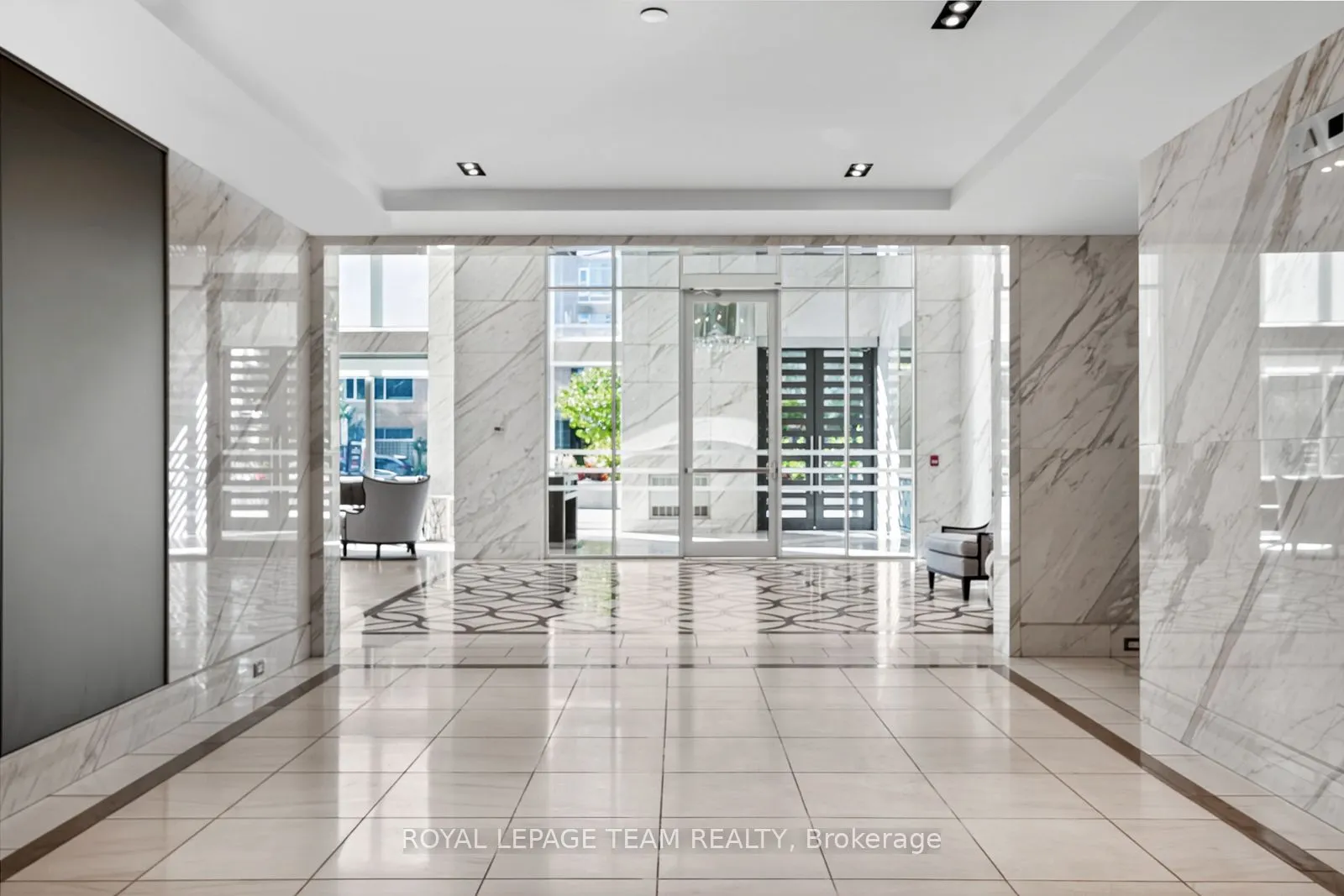 111 CHAMPAGNE Avenue, #1111