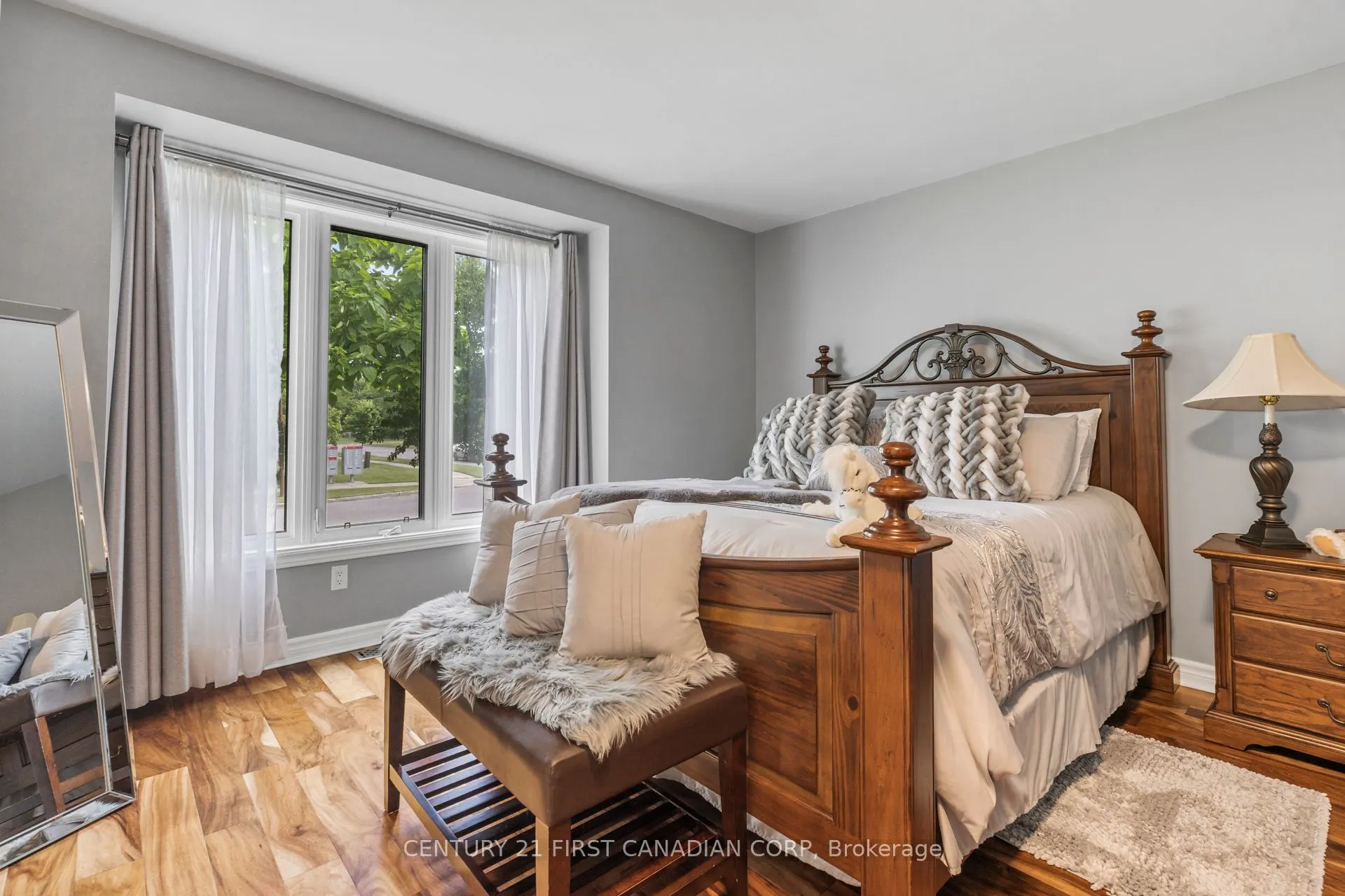 2 Longview Court