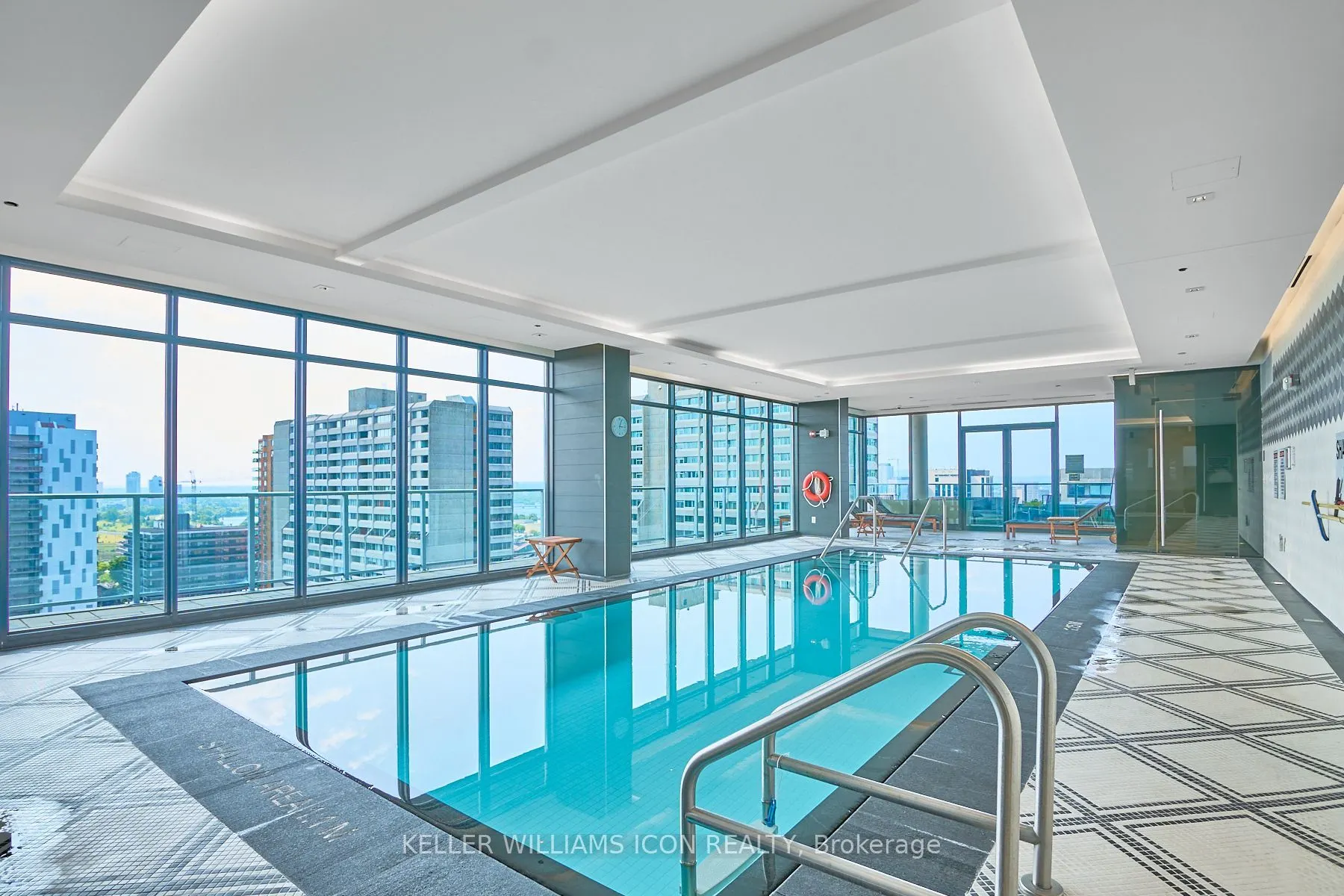 255 Bay Street, #1707