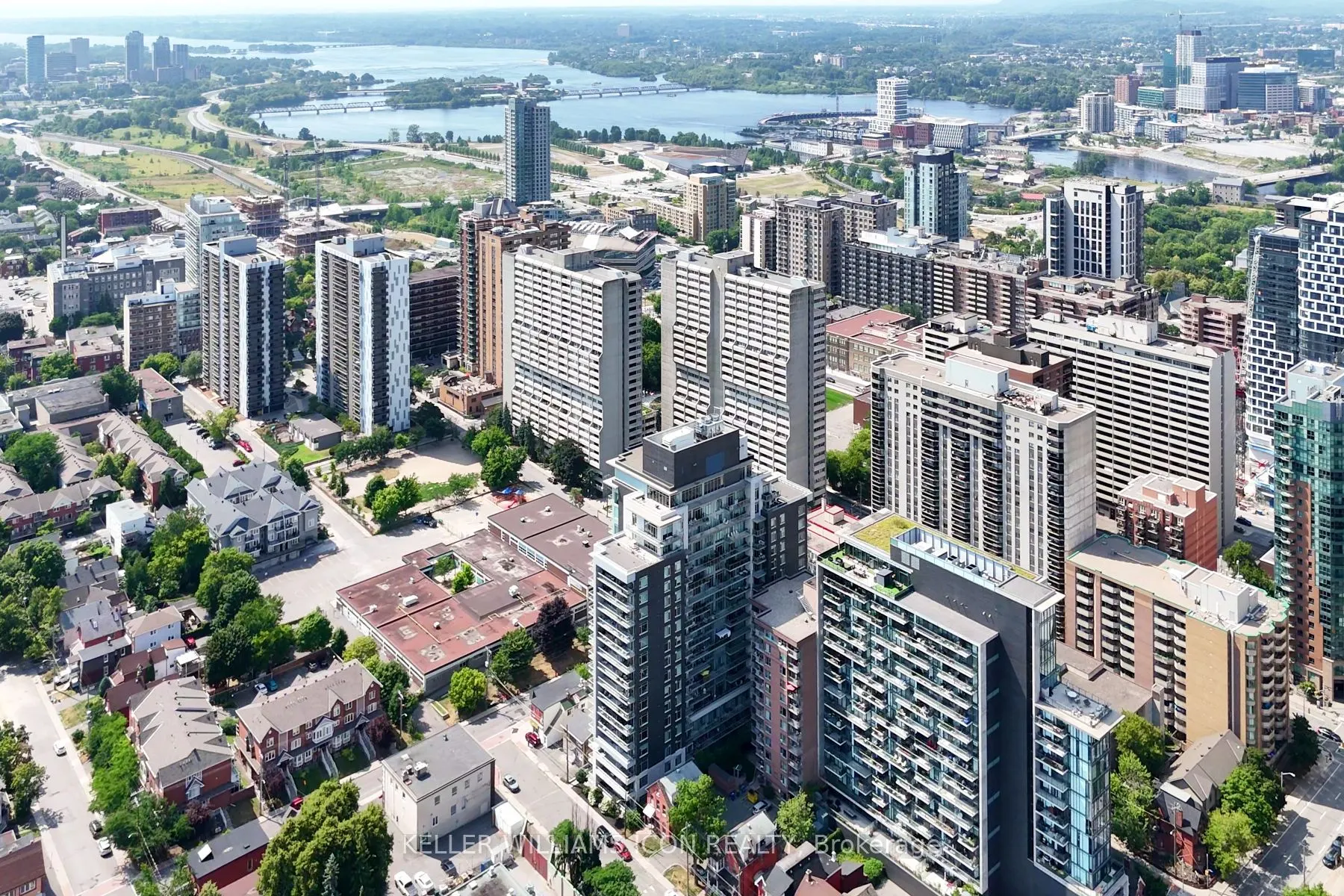255 Bay Street, #1707