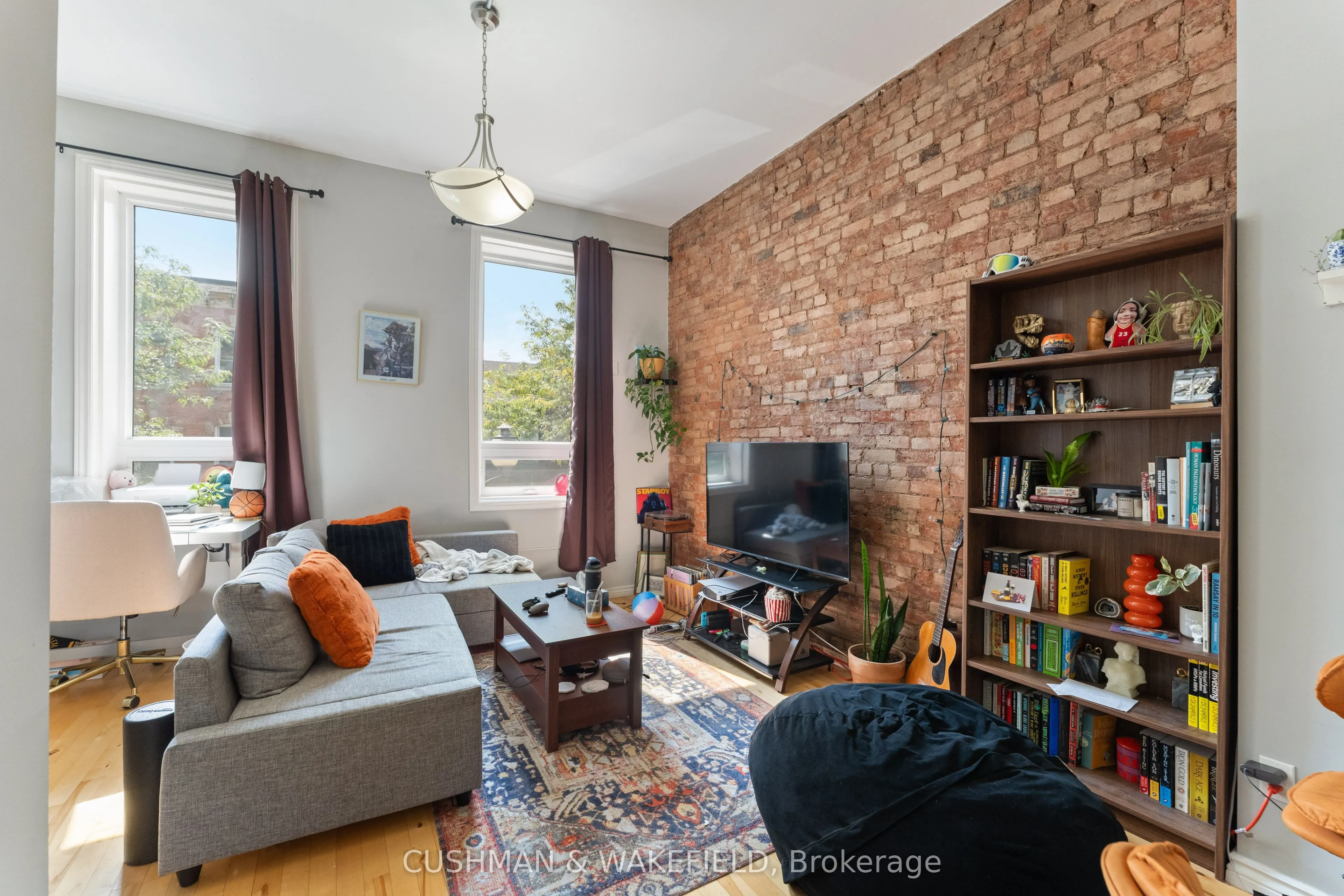 215-217 King Street E