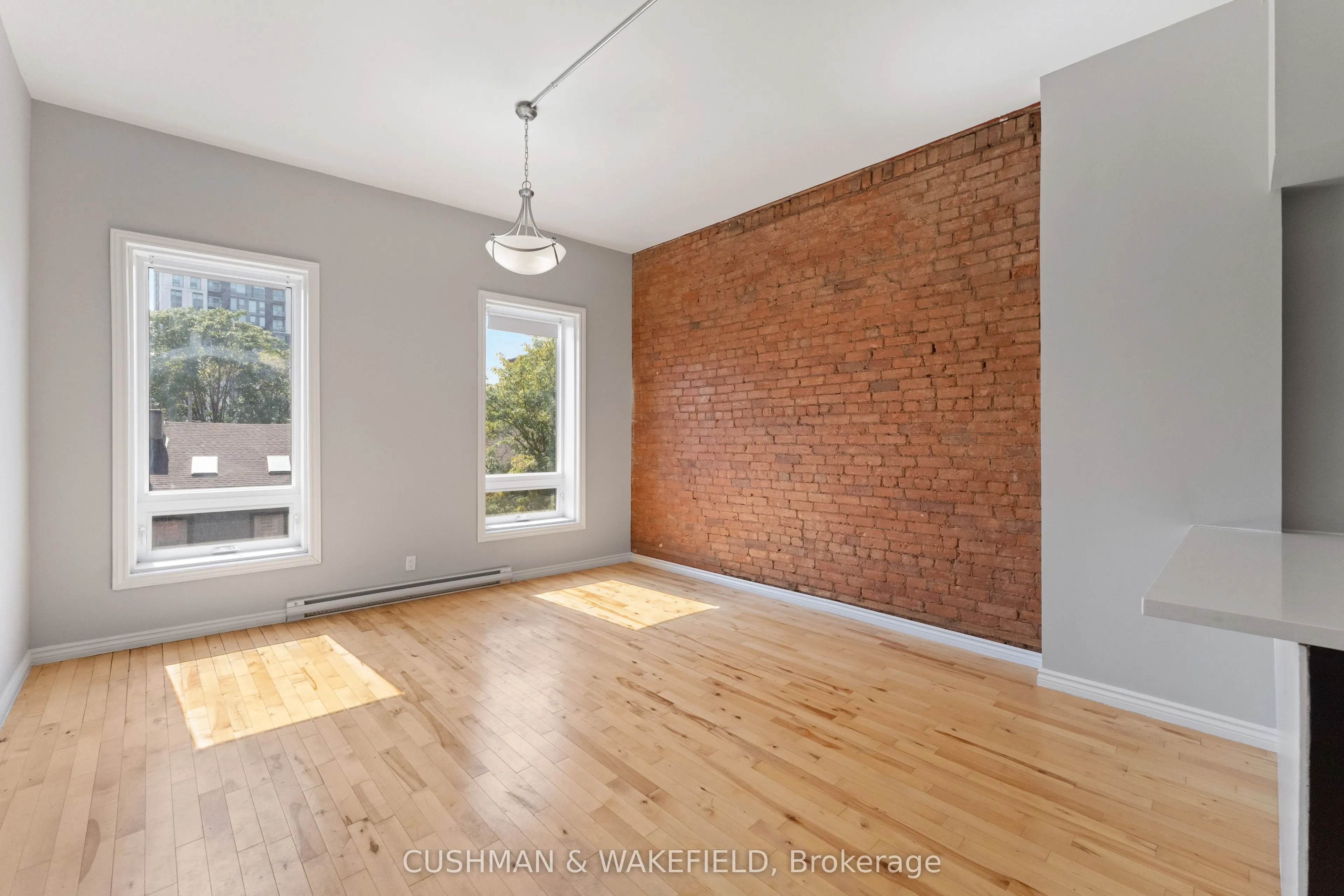 215-217 King Street E