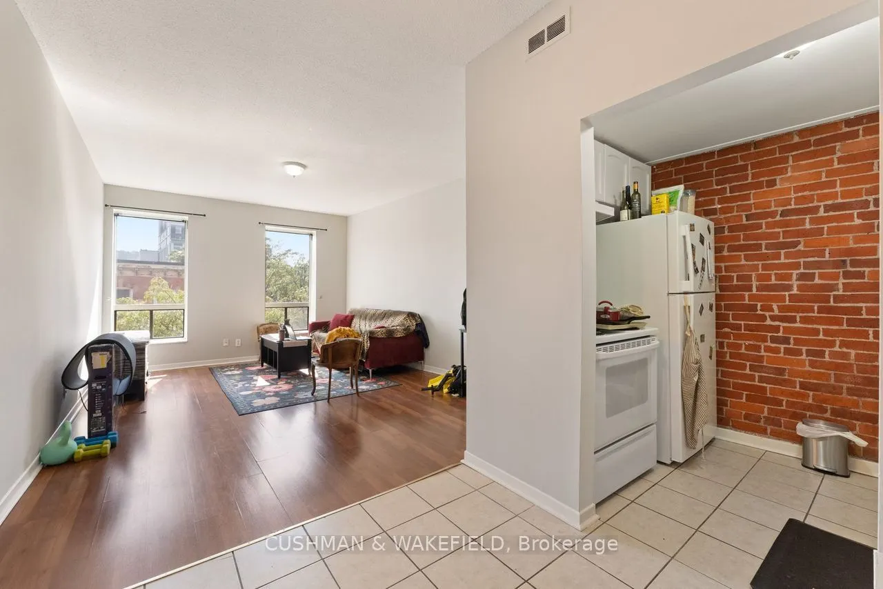 219-221 King Street E