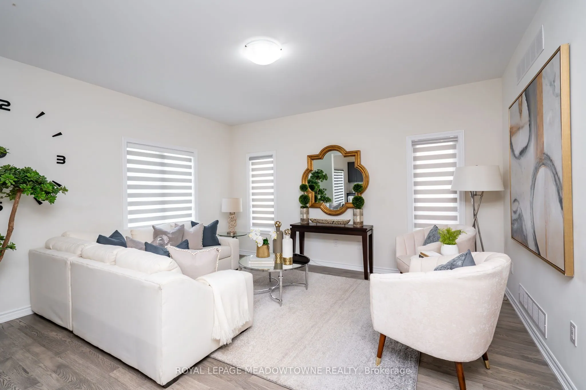 16 Bethune Avenue