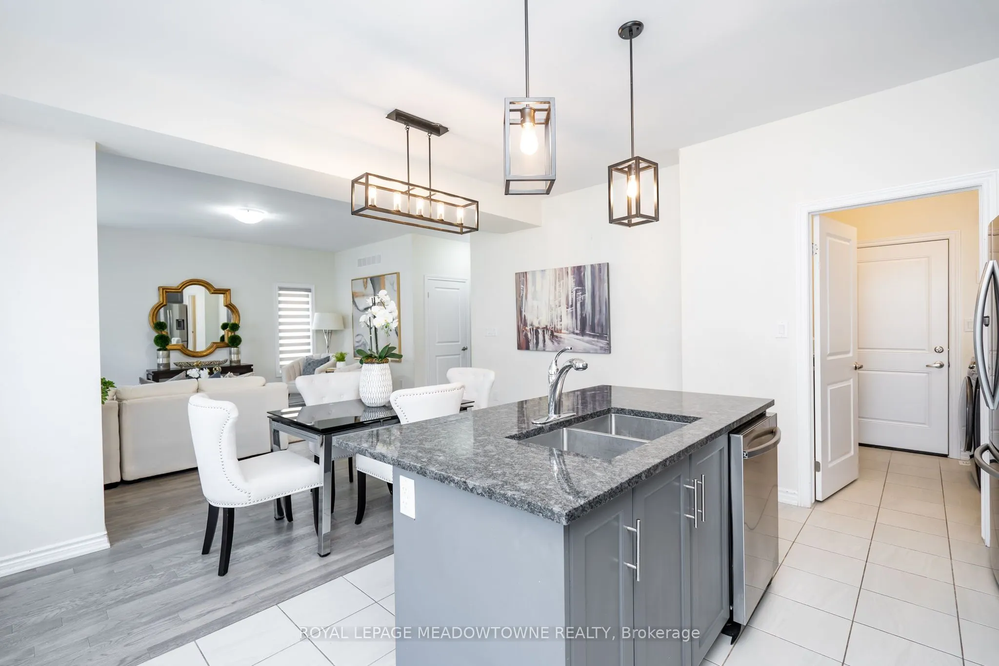 16 Bethune Avenue