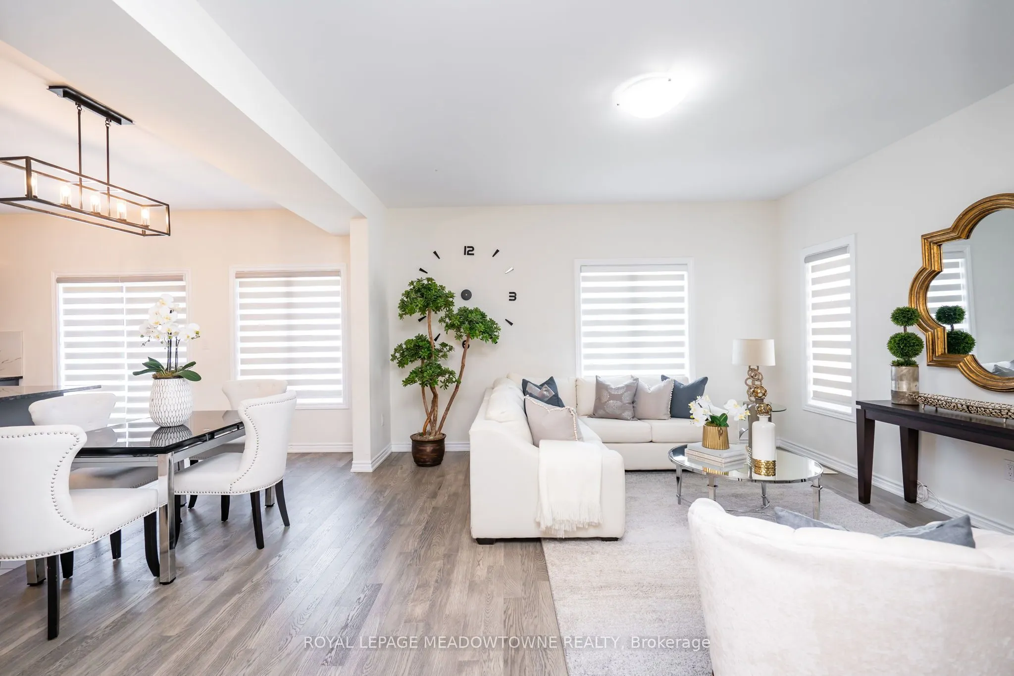 16 Bethune Avenue