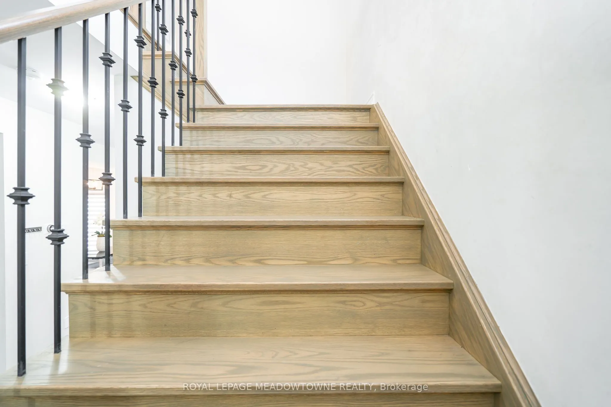 16 Bethune Avenue