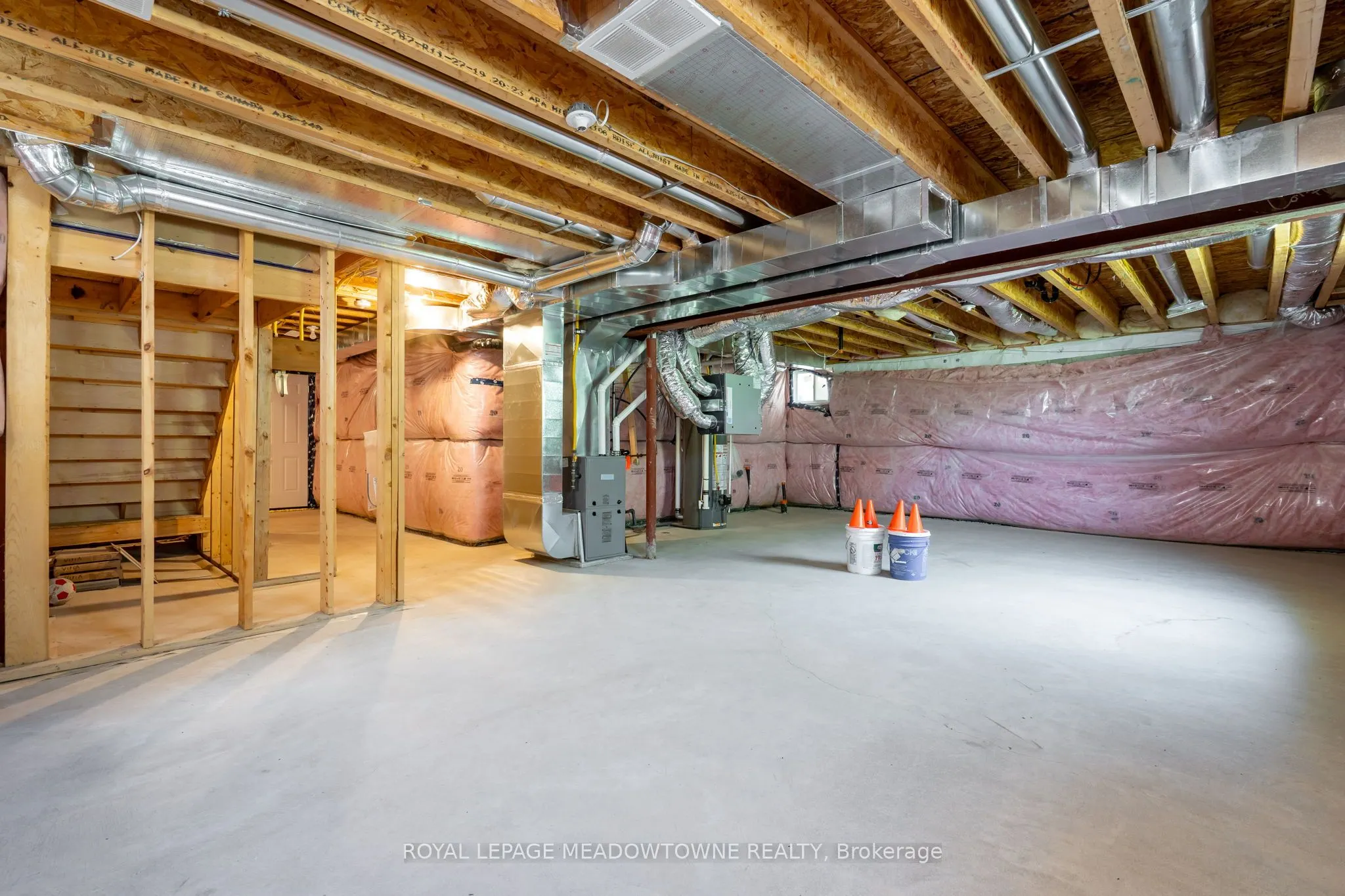 16 Bethune Avenue