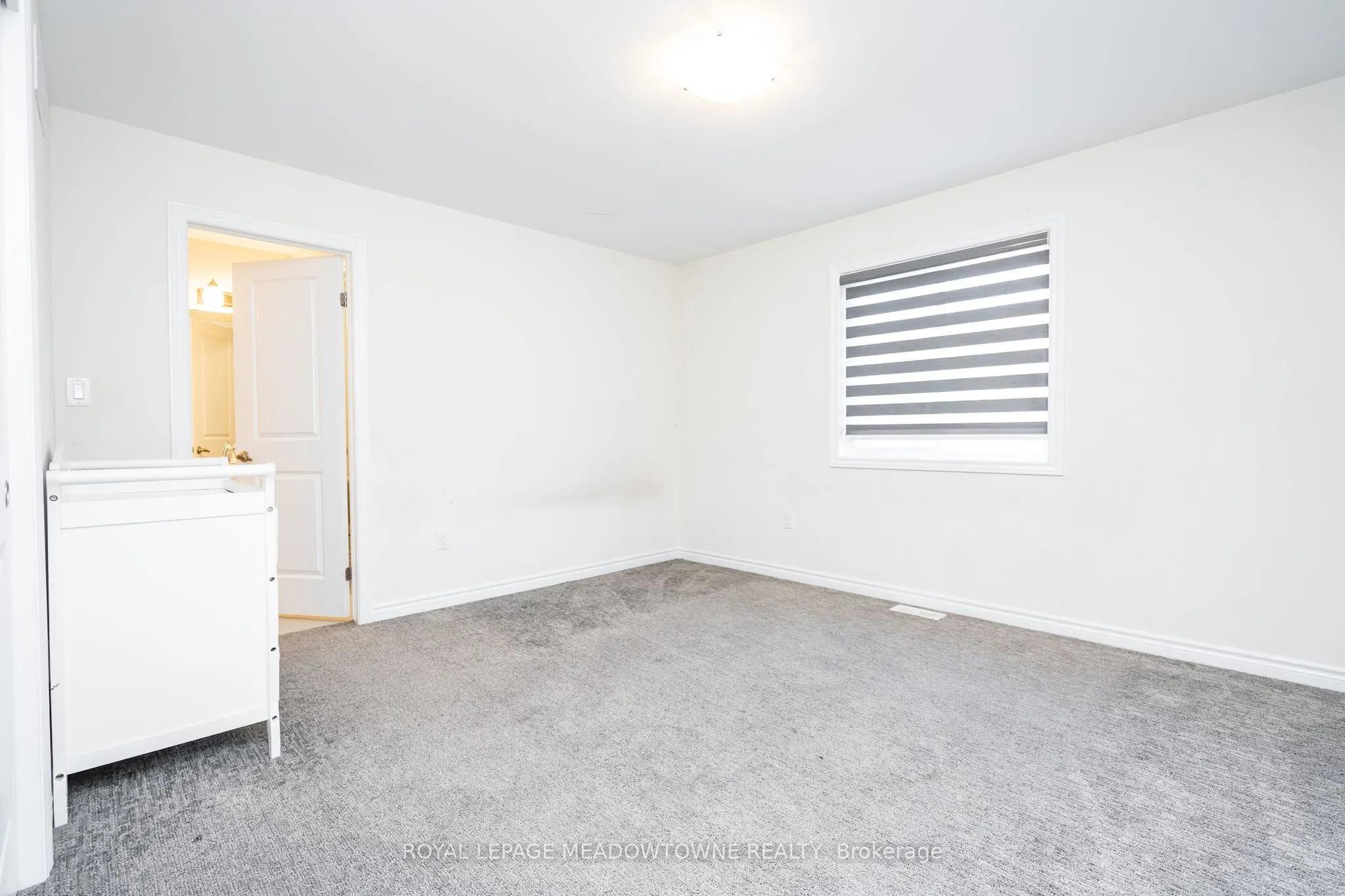 16 Bethune Avenue