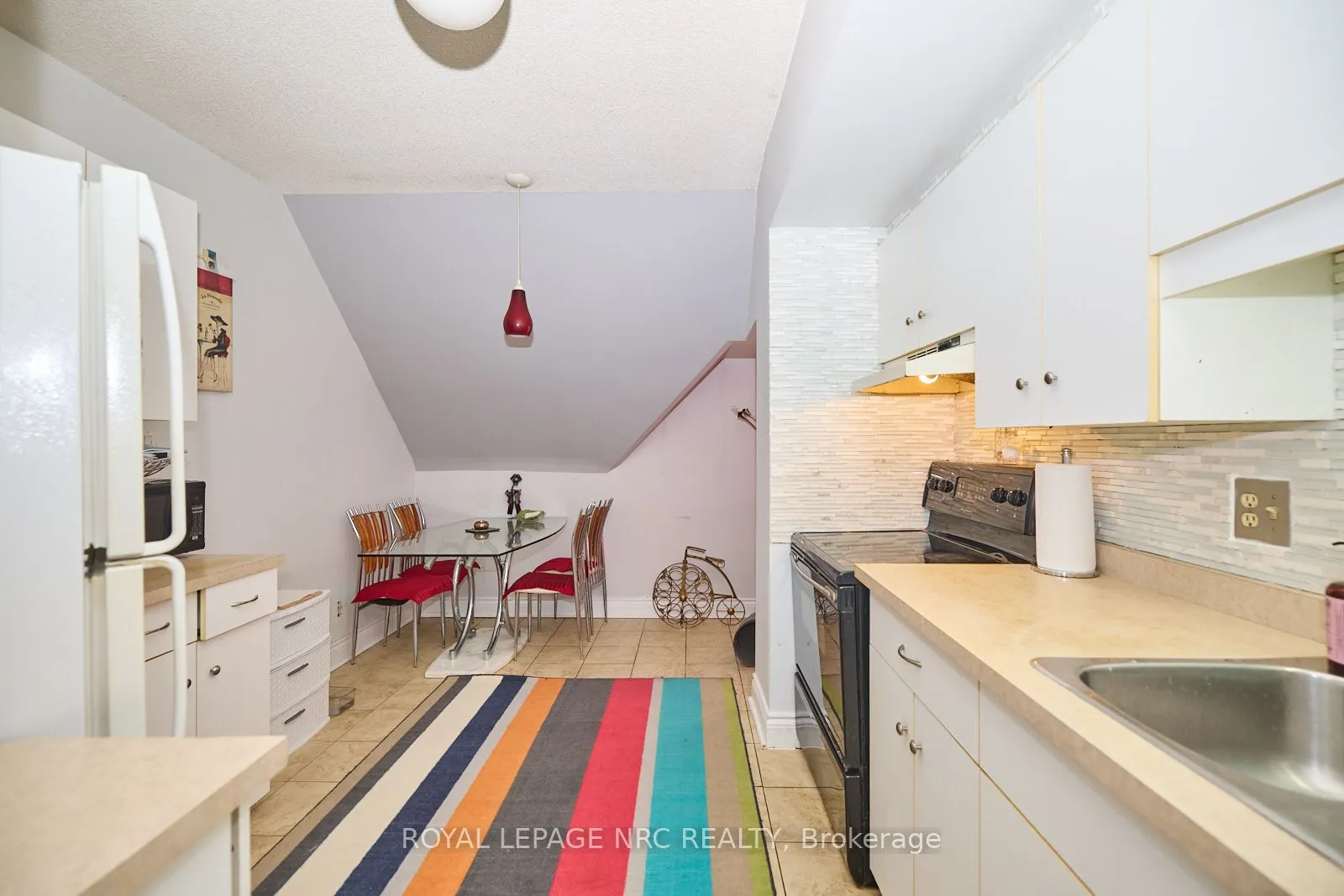 4872 Valley Way, #302