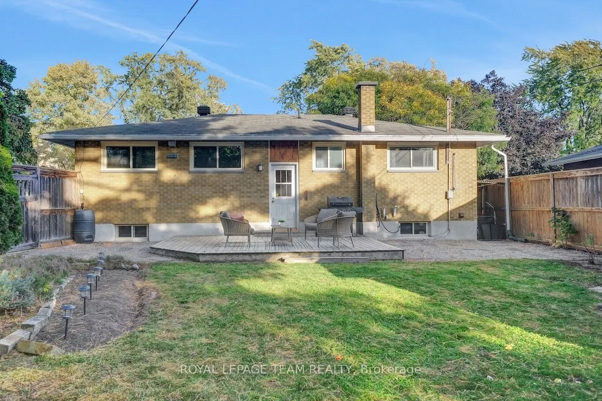 884 ADMIRAL Avenue