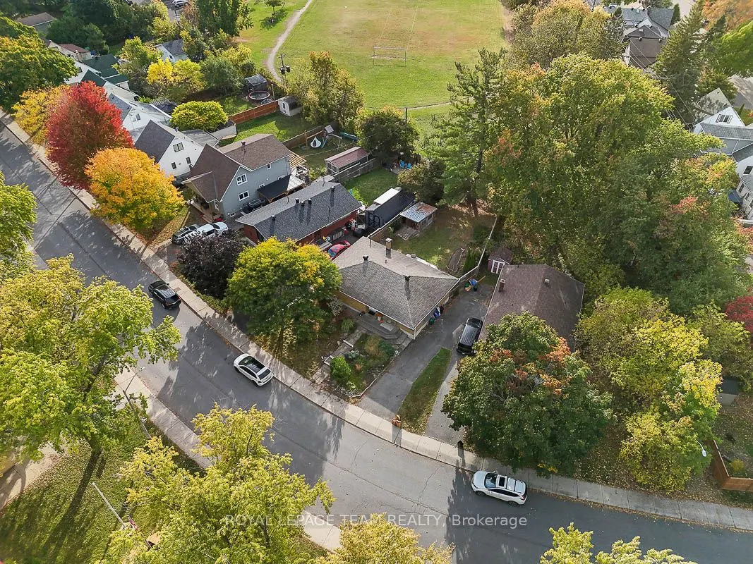 884 ADMIRAL Avenue