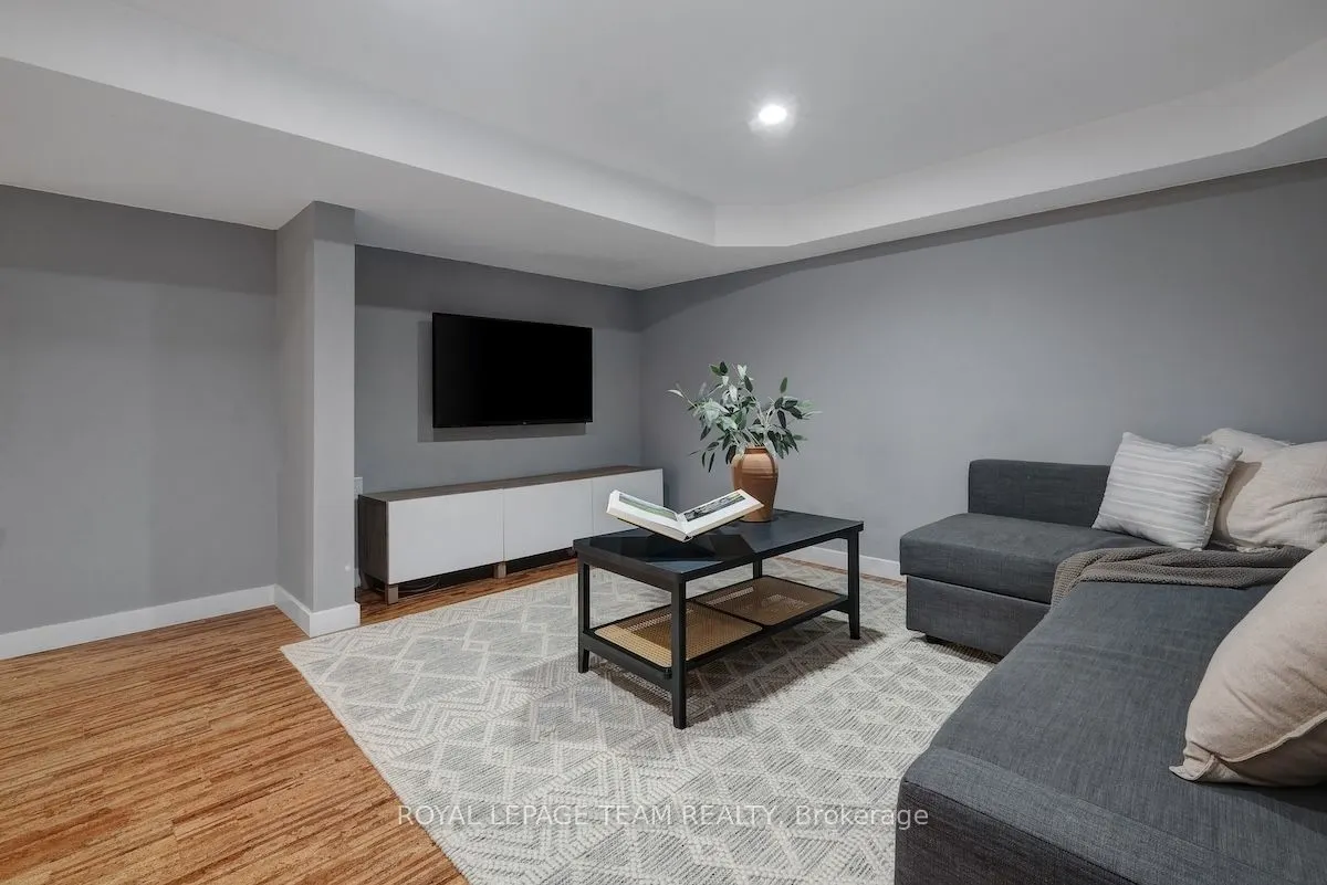 884 ADMIRAL Avenue
