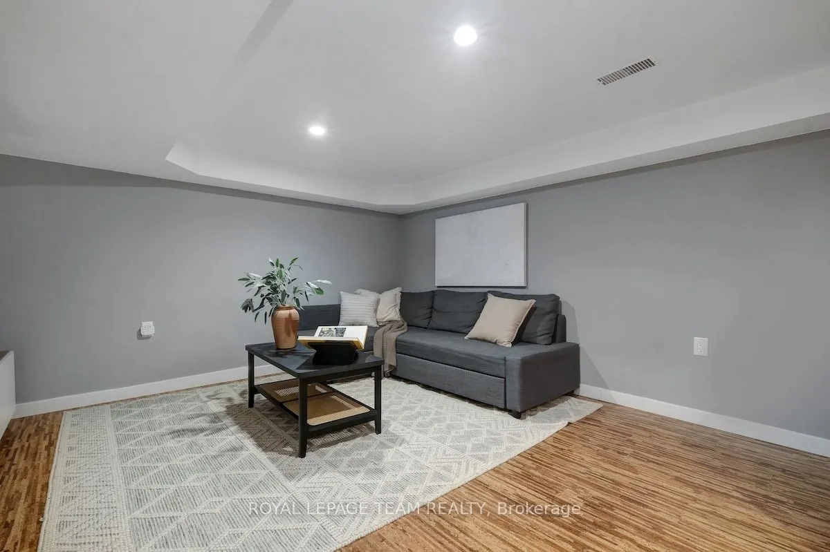 884 ADMIRAL Avenue
