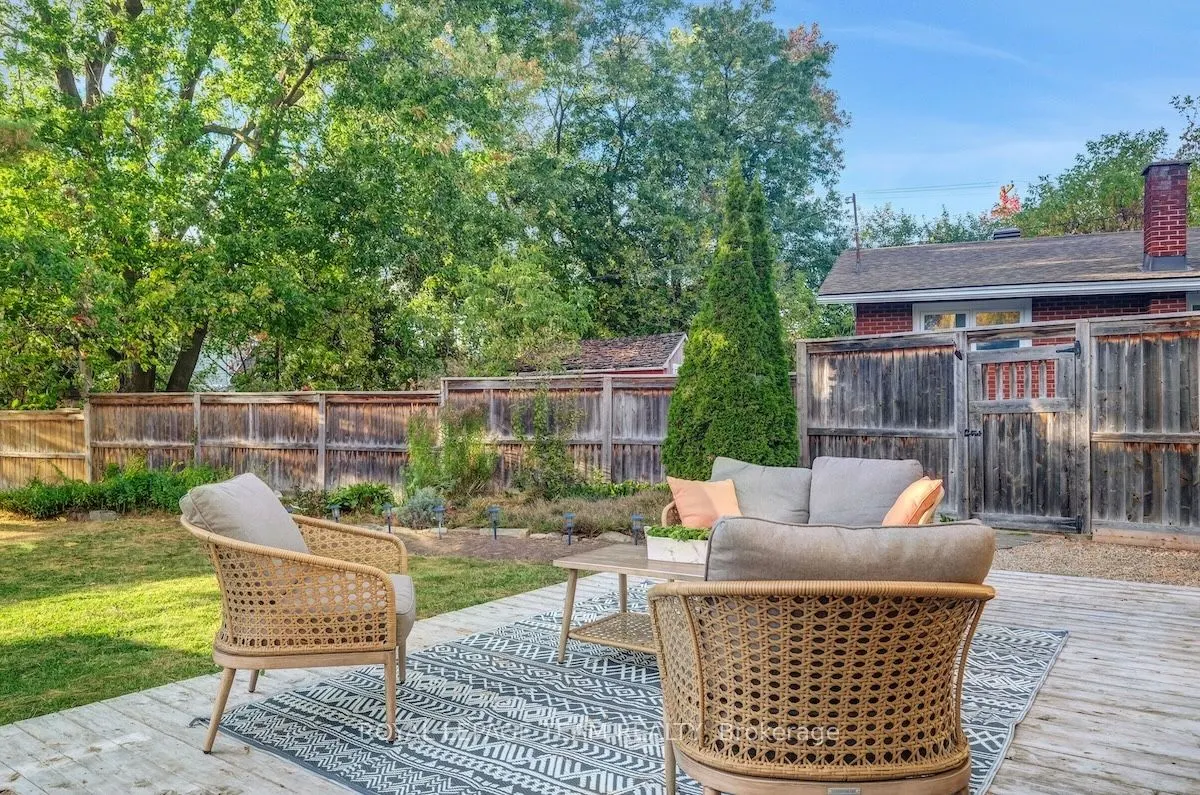 884 ADMIRAL Avenue