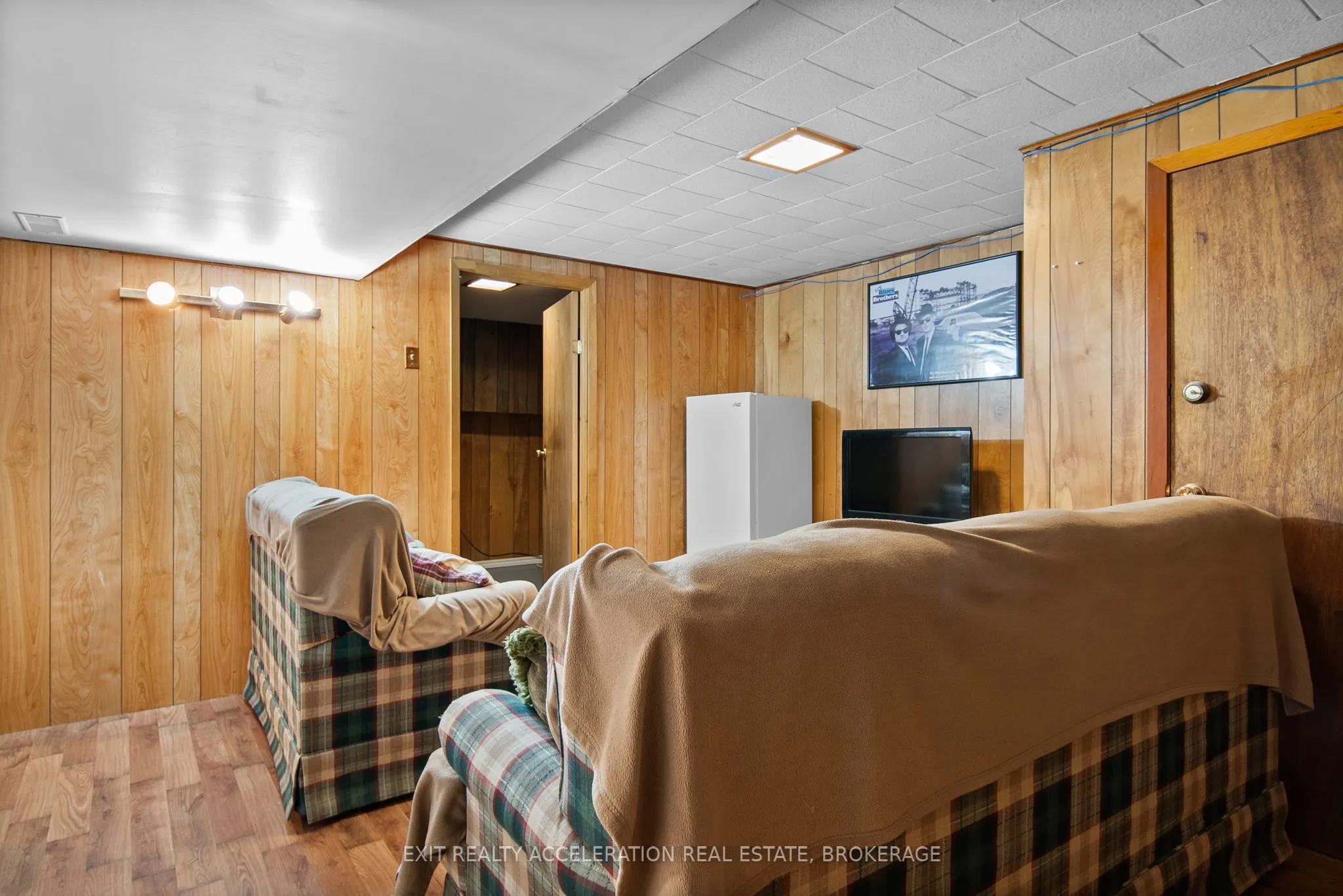 17 Sunset Crescent