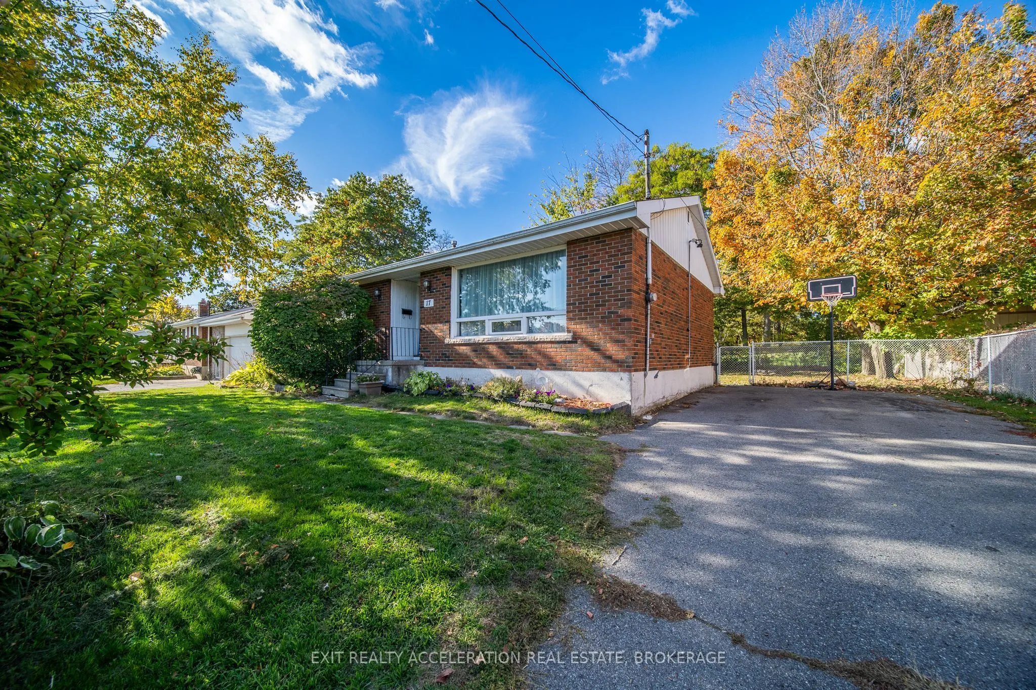 17 Sunset Crescent