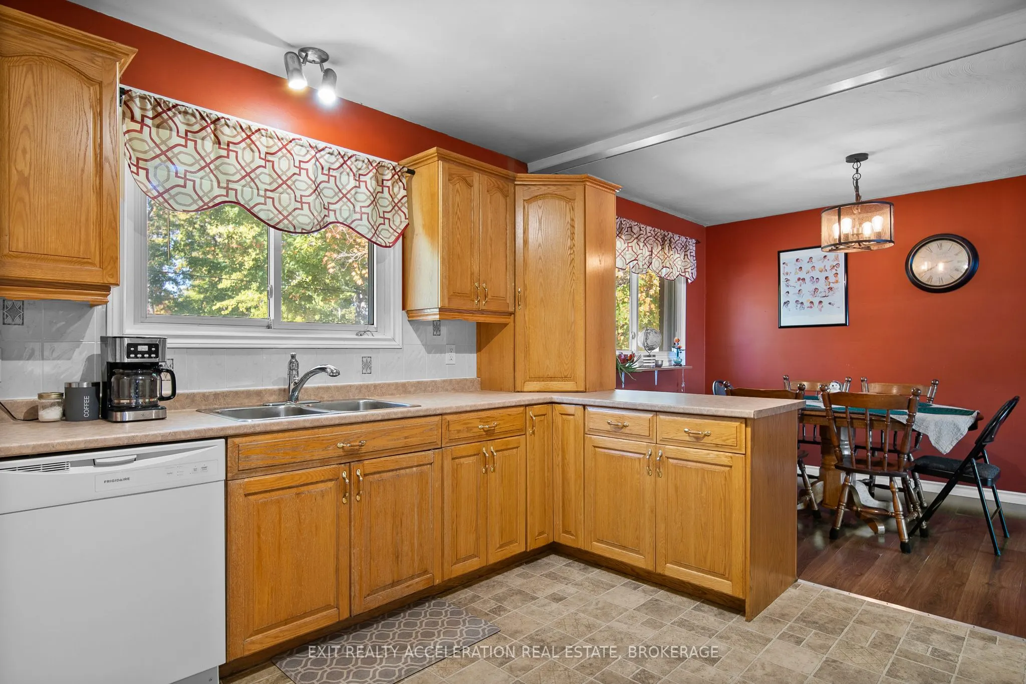 17 Sunset Crescent