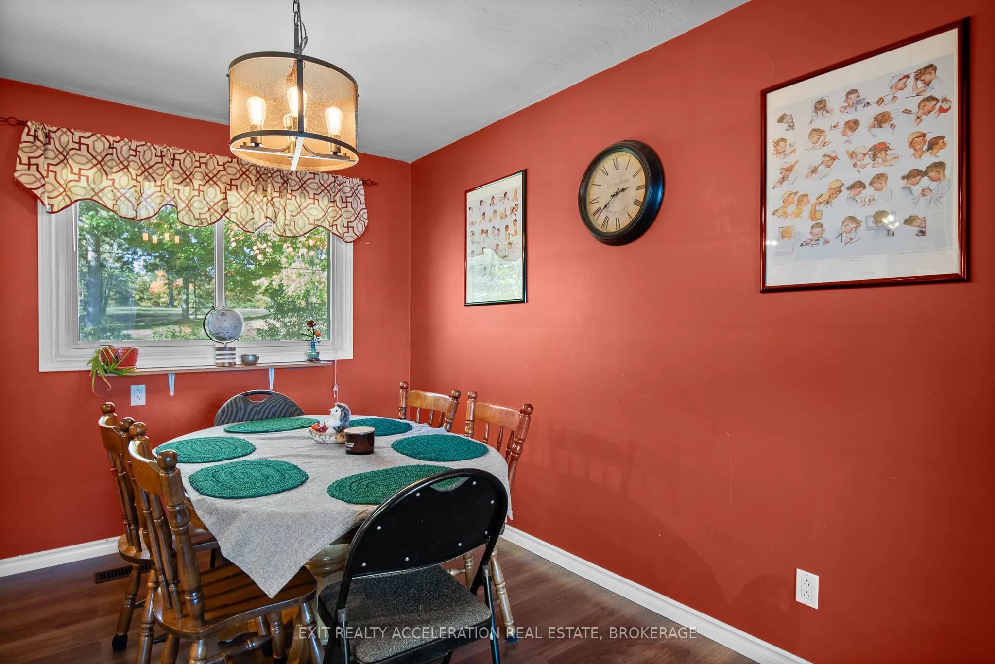 17 Sunset Crescent