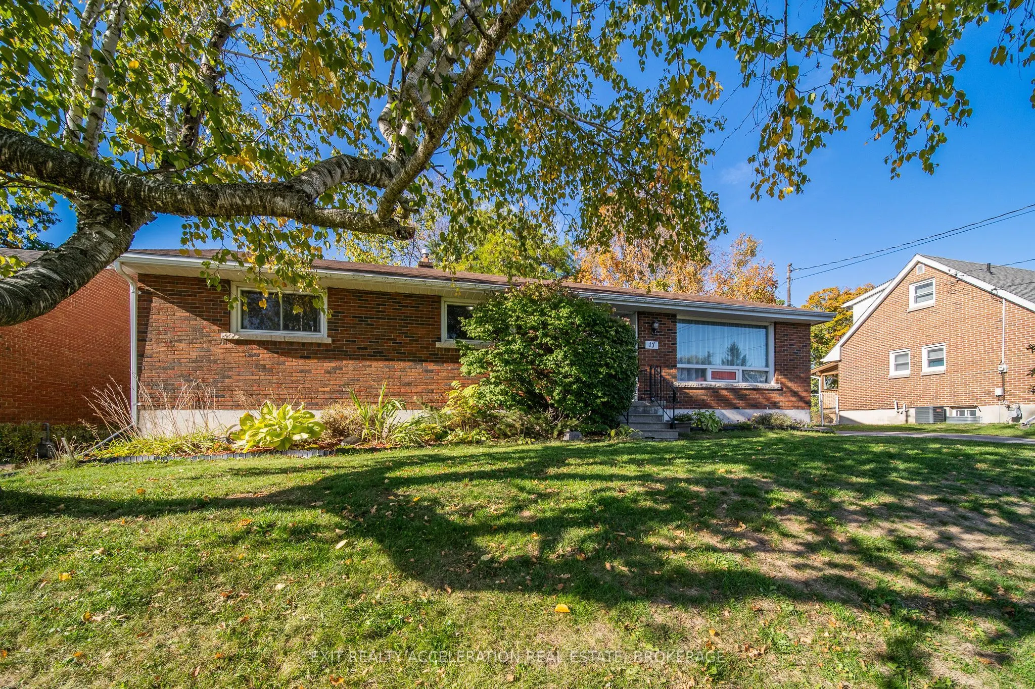 17 Sunset Crescent
