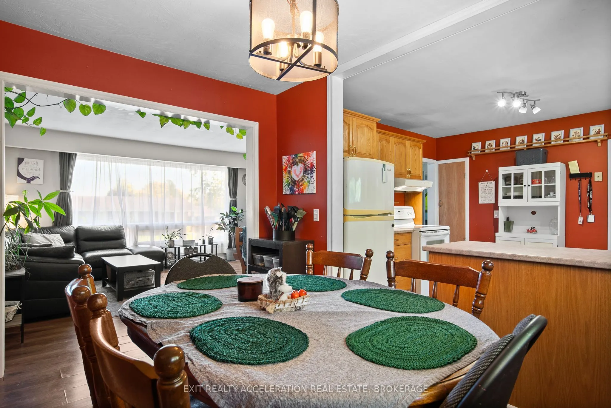 17 Sunset Crescent